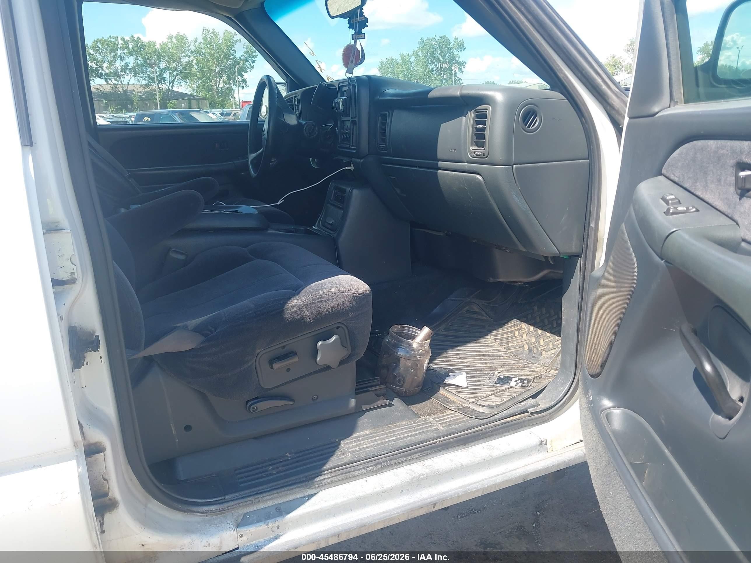 2001 Chevrolet Silverado 1500hd Ls White vin: 1GCGK13U01F137418
