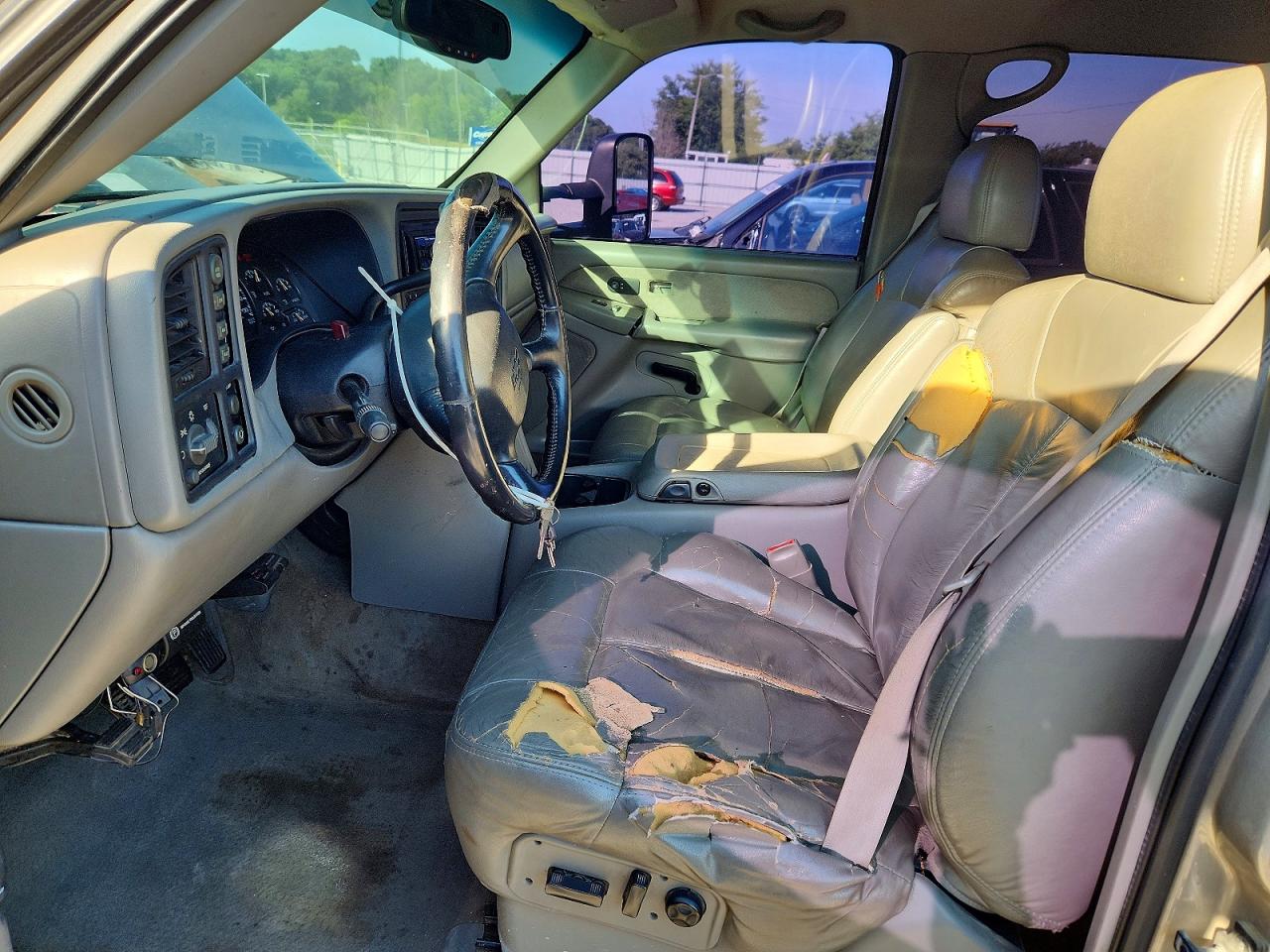 2001 Chevrolet Silverado K1500 Heavy Duty Beige vin: 1GCGK13U31F176603