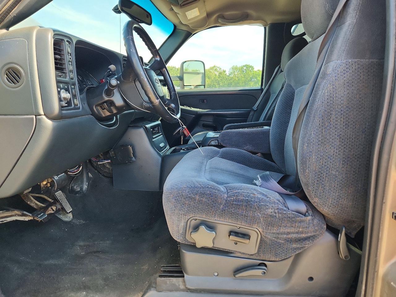 2002 Chevrolet Silverado K1500 Heavy Duty Beige vin: 1GCGK13U52F170514