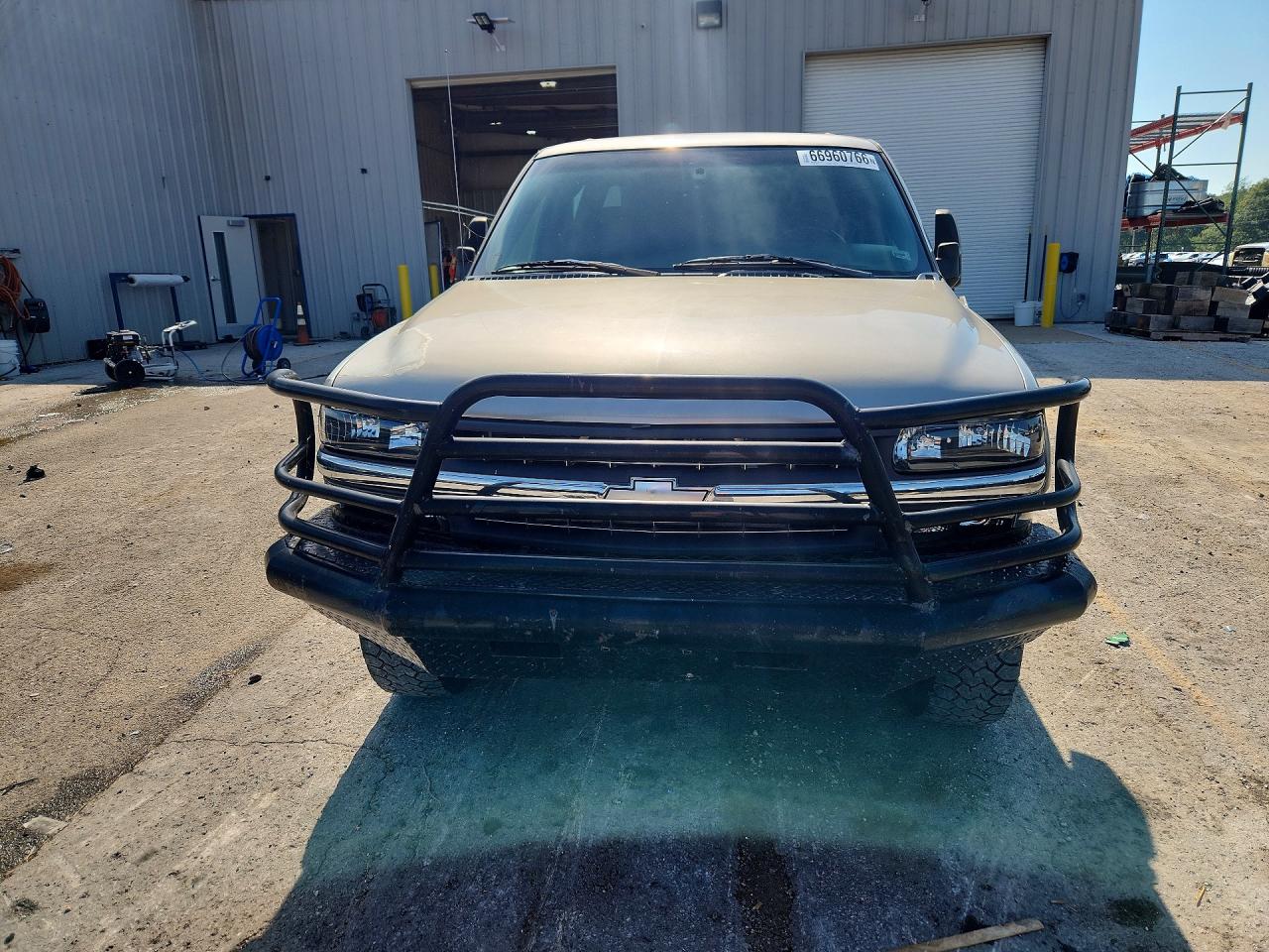 2002 Chevrolet Silverado K1500 Heavy Duty Beige vin: 1GCGK13U52F170514