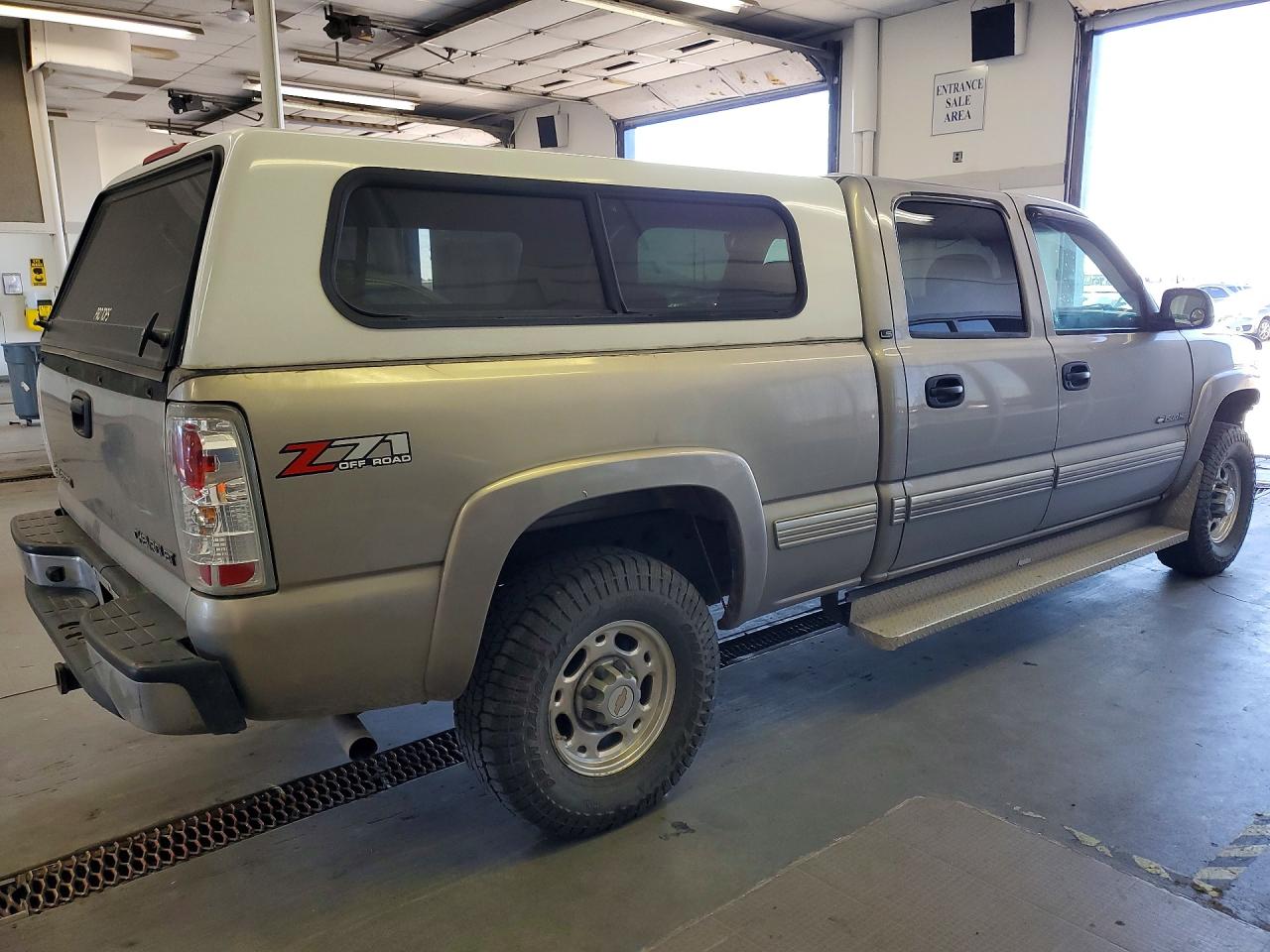 2001 Chevrolet Silverado K1500 Heavy Duty Beige vin: 1GCGK13U61F198787