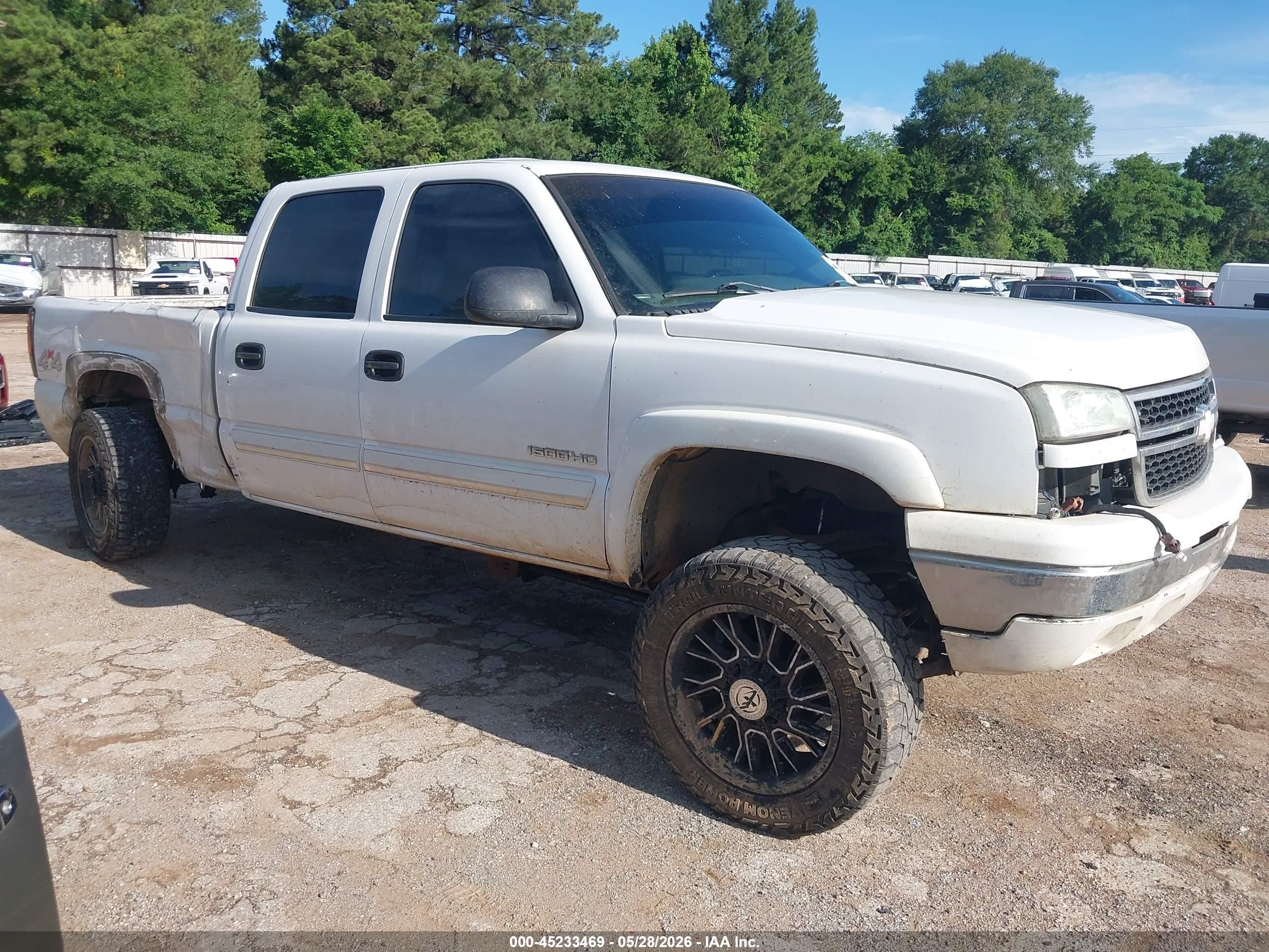 2003 Chevrolet Silverado 1500hd Ls White vin: 1GCGK13U93F144788