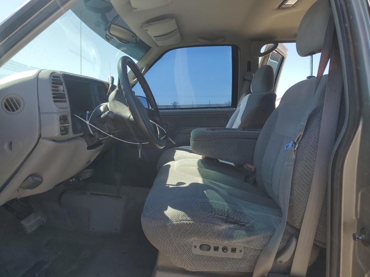 1999 Chevrolet Gmt-400 K2500 Beige vin: 1GCGK23J7XF064858