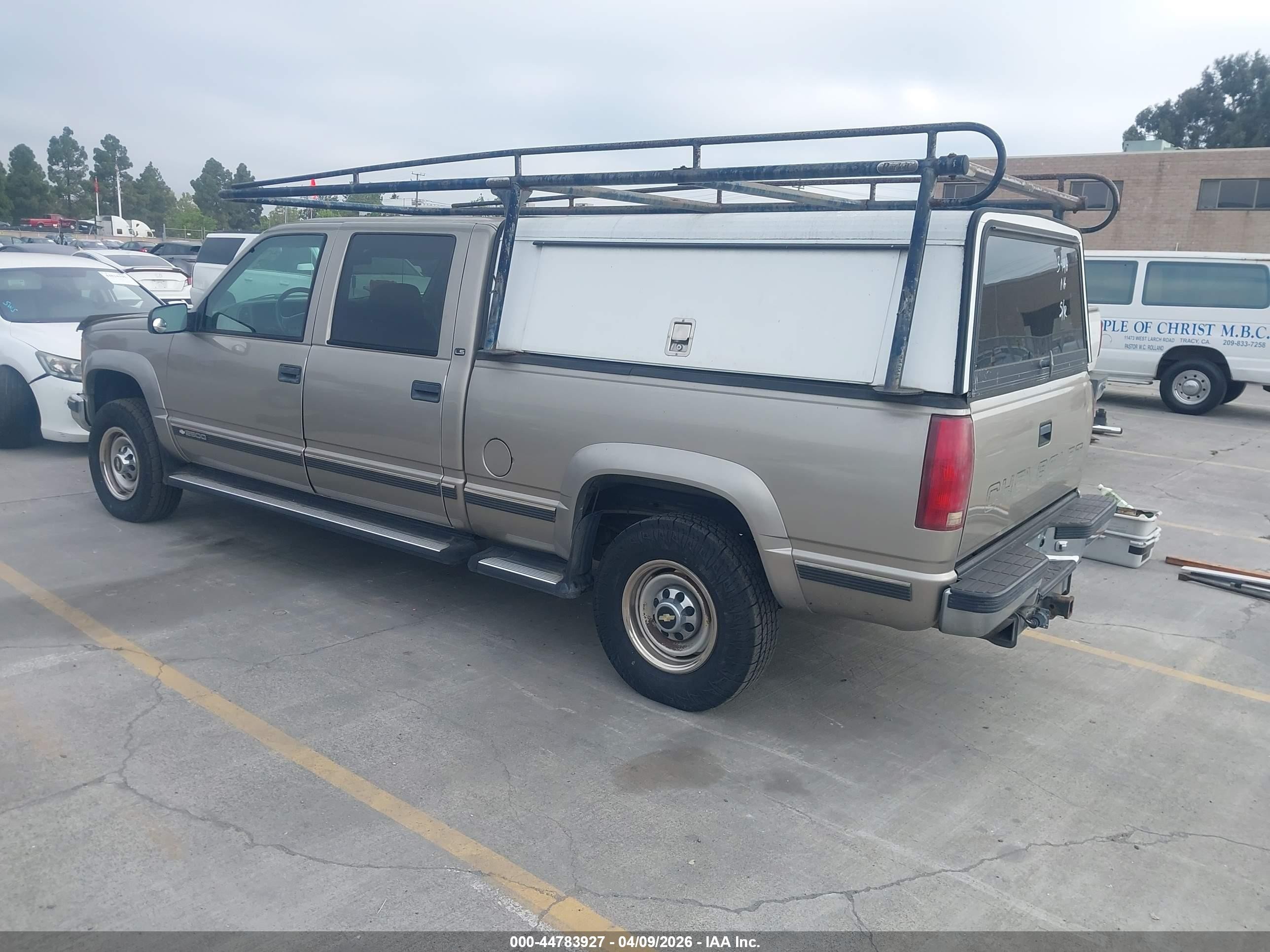 2000 Chevrolet K2500   Коричневый vin: 1GCGK23JXYF462180