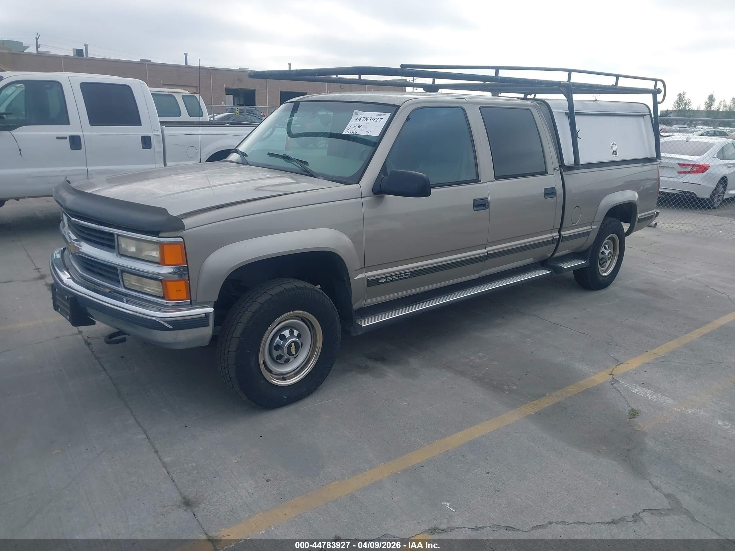 2000 Chevrolet K2500   Коричневый vin: 1GCGK23JXYF462180