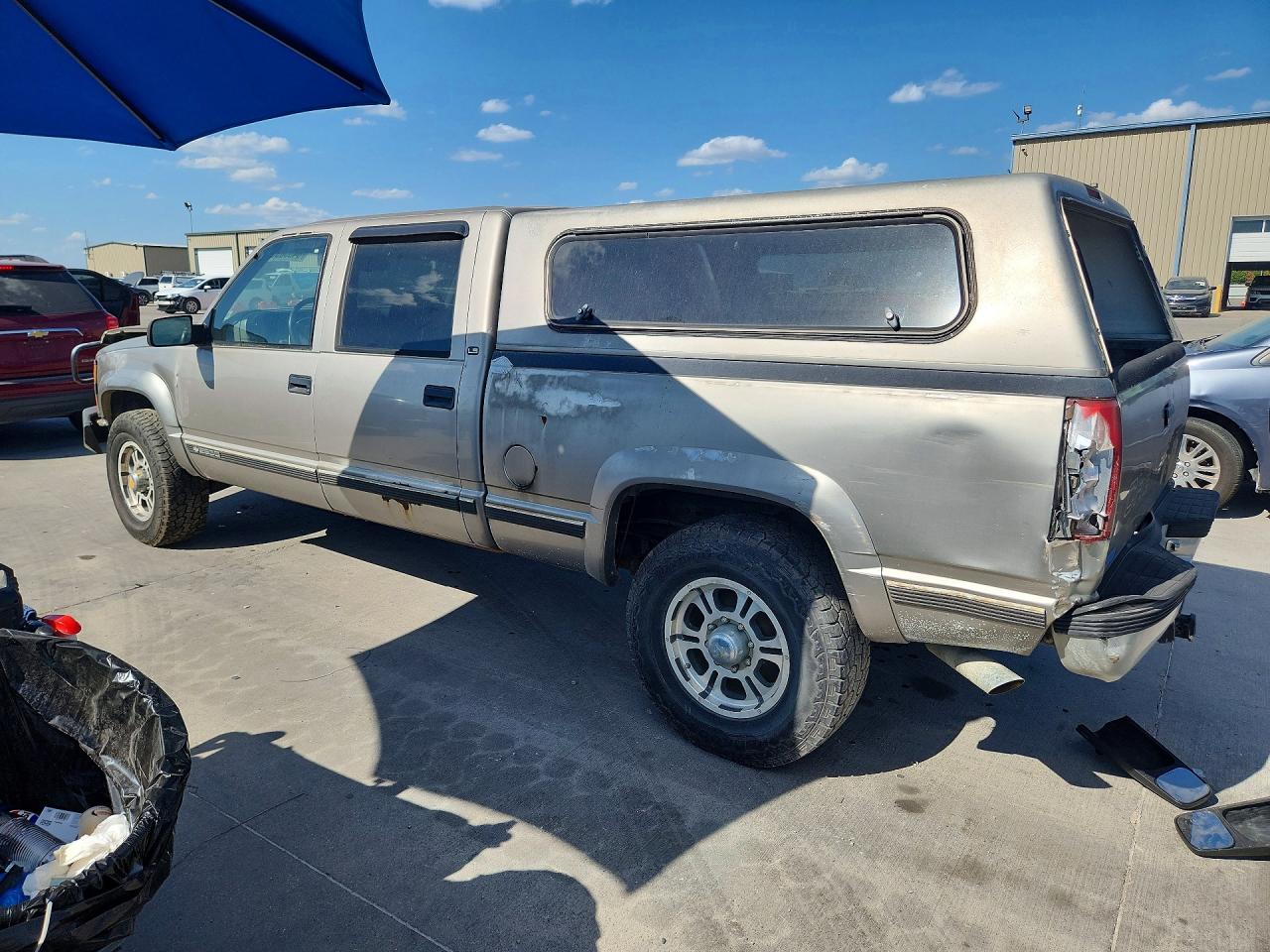 1999 Chevrolet Gmt-400 K2500 Silver vin: 1GCGK23R7XF011745