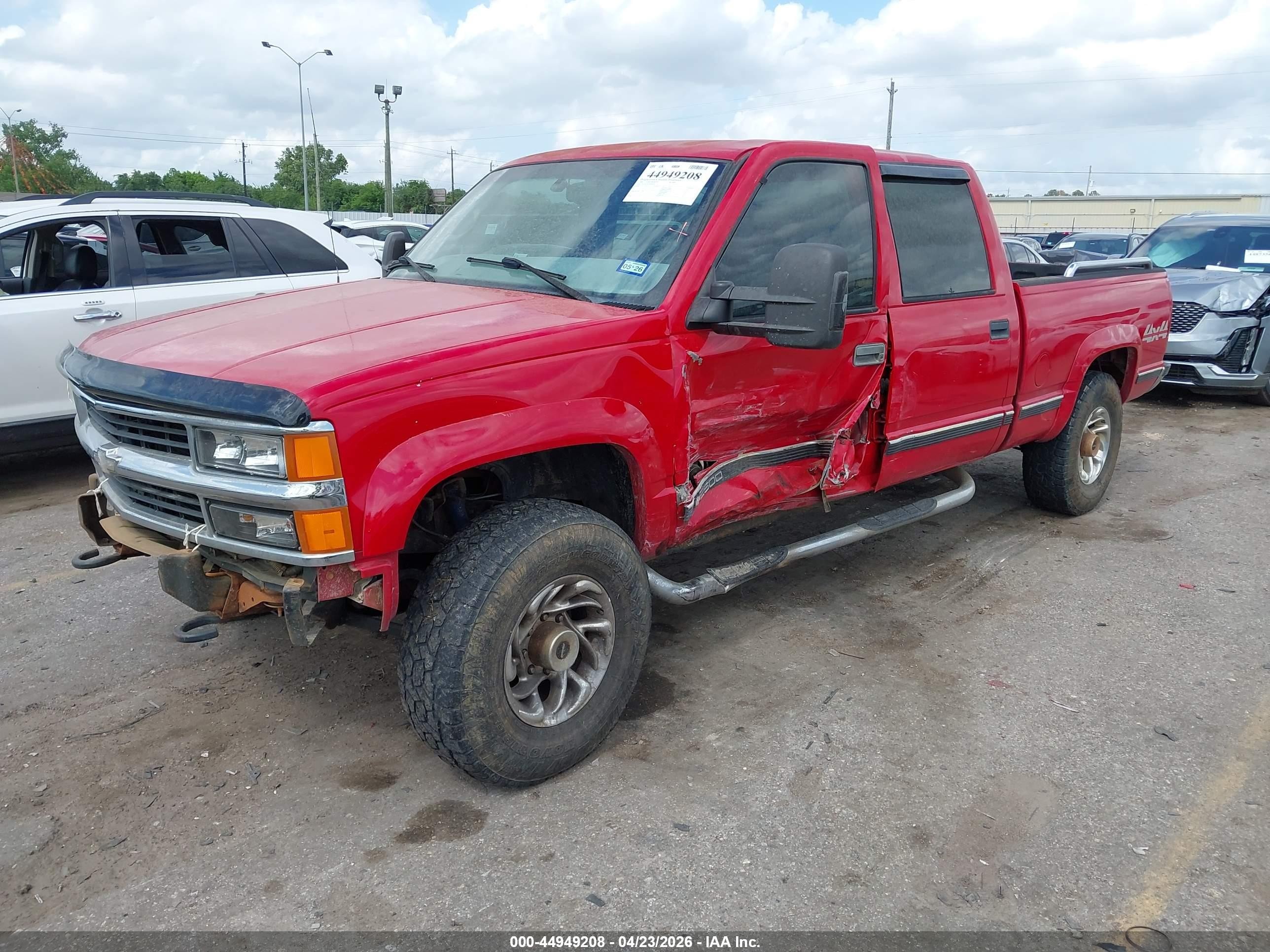 1999 Chevrolet K2500   Red vin: 1GCGK23R7XF097543