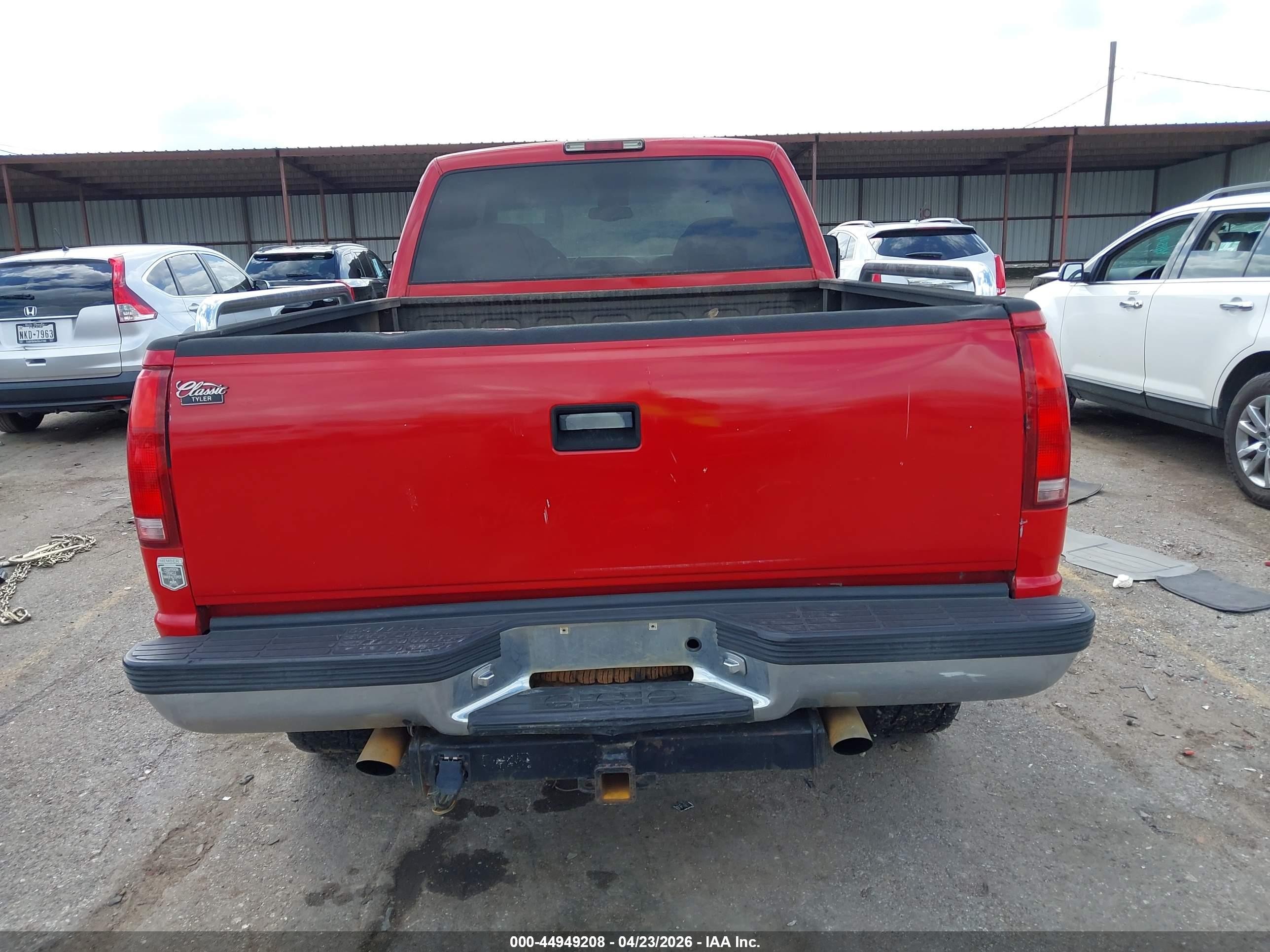 1999 Chevrolet K2500   Red vin: 1GCGK23R7XF097543