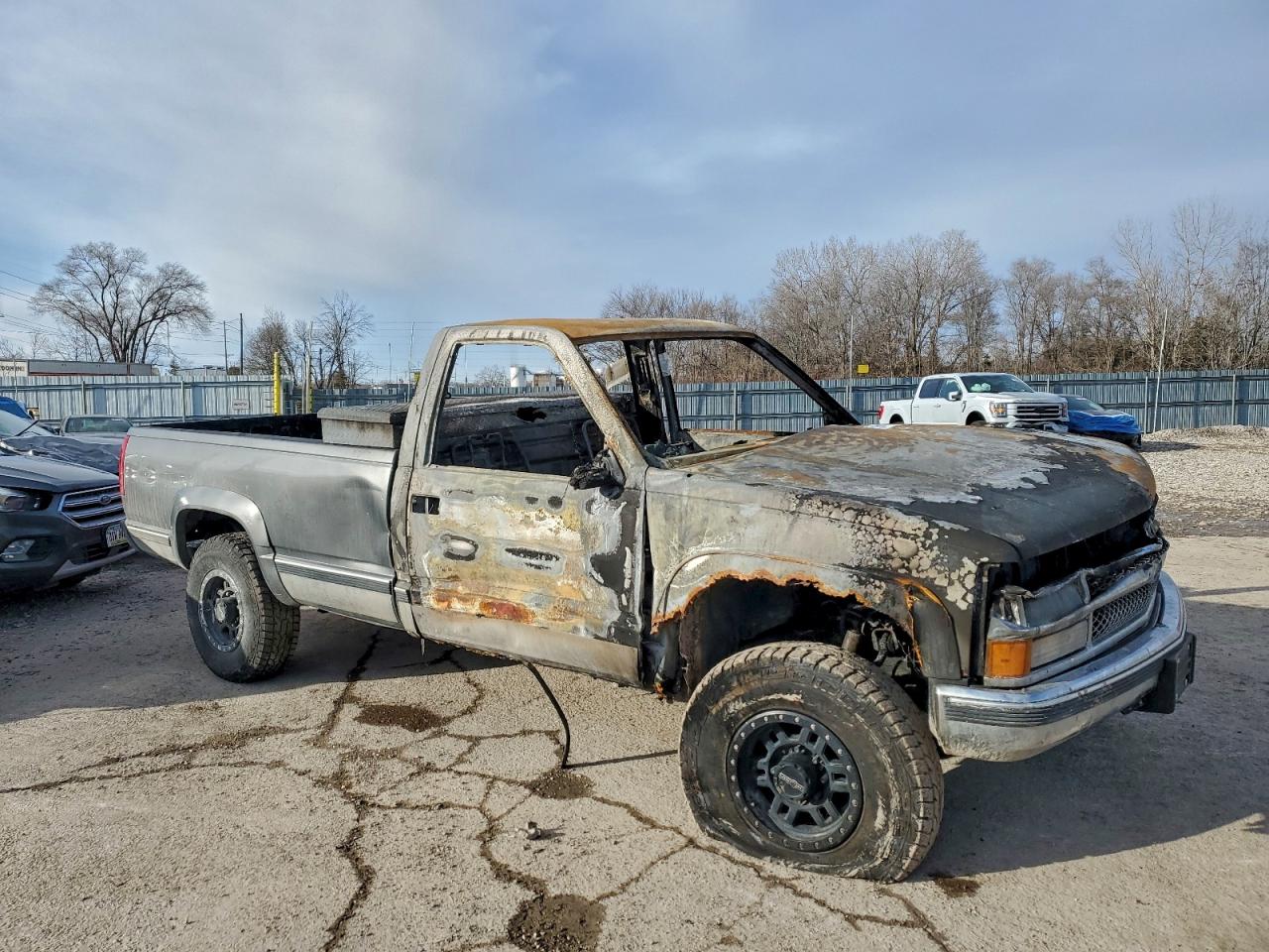 2000 Chevrolet Gmt-400 K2500 Серый vin: 1GCGK24J3YR151266