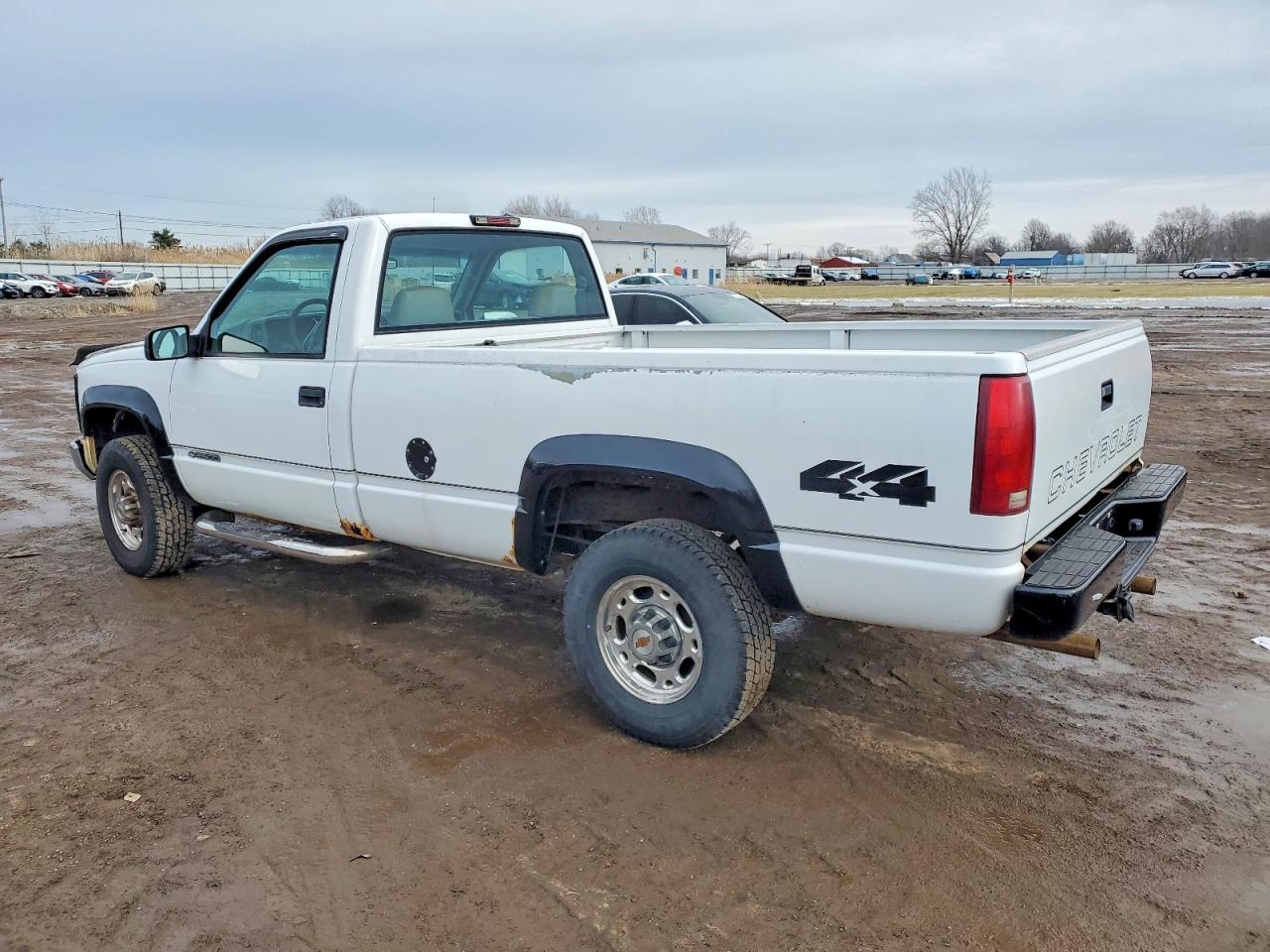 2000 Chevrolet Gmt-400 K2500 White vin: 1GCGK24J6YR142397