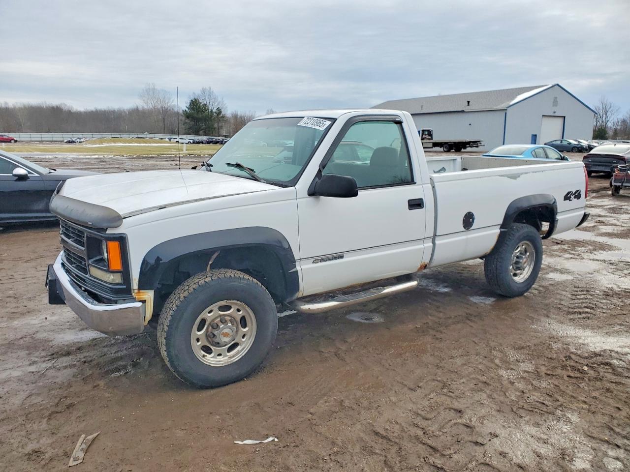 2000 Chevrolet Gmt-400 K2500 White vin: 1GCGK24J6YR142397
