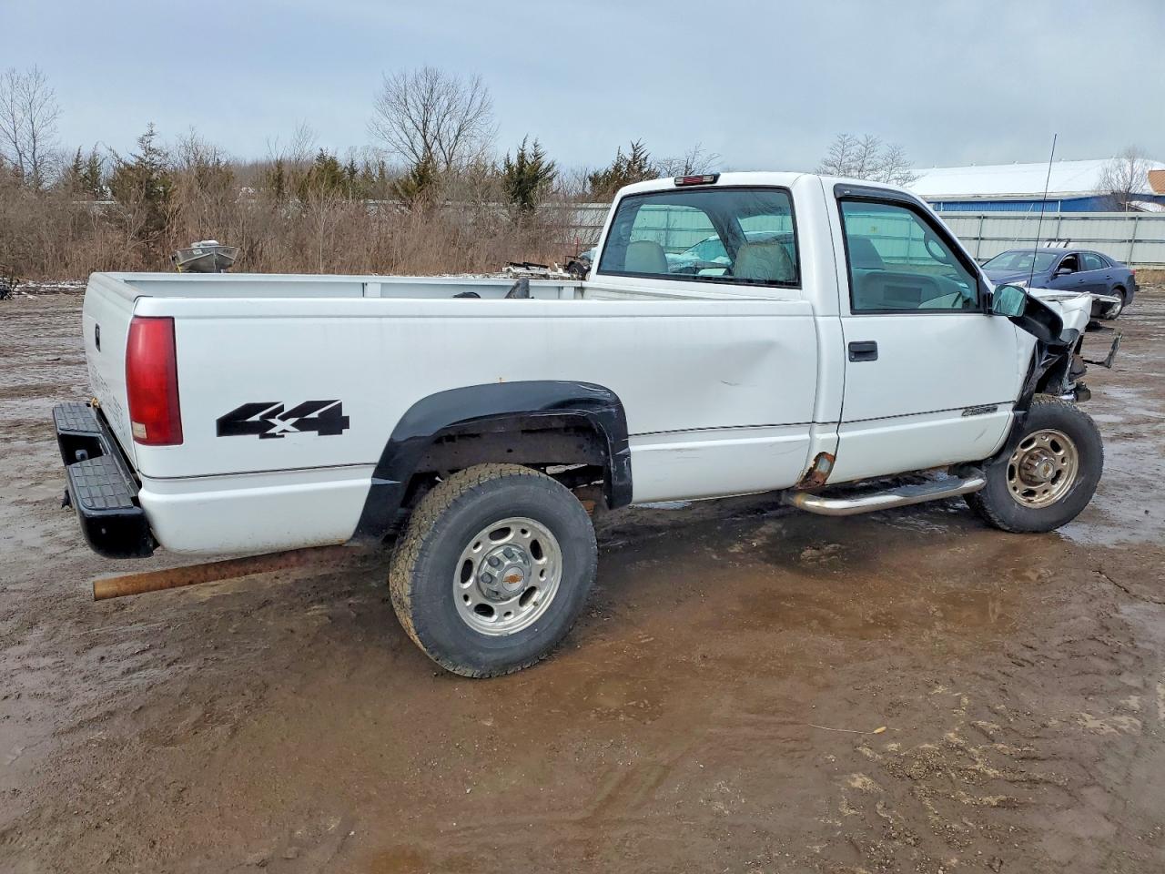 2000 Chevrolet Gmt-400 K2500 White vin: 1GCGK24J6YR142397