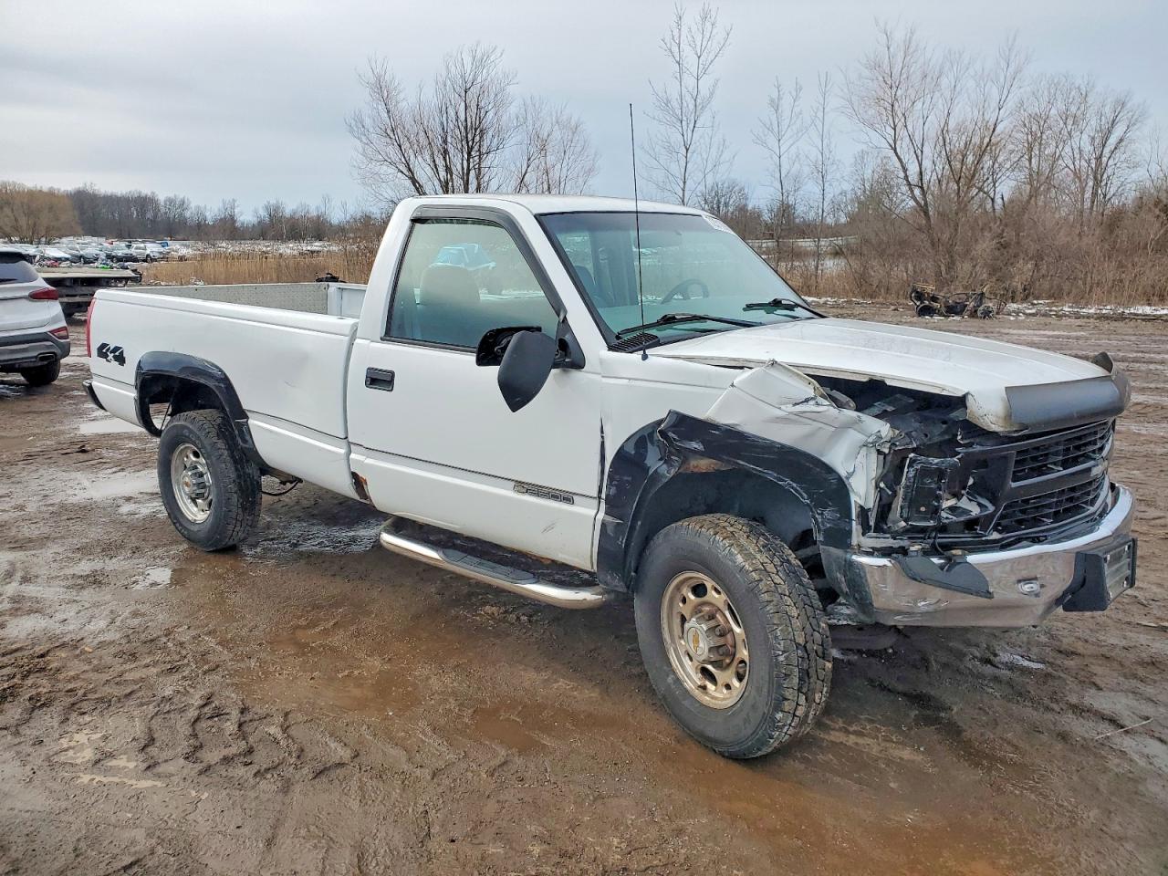 2000 Chevrolet Gmt-400 K2500 White vin: 1GCGK24J6YR142397