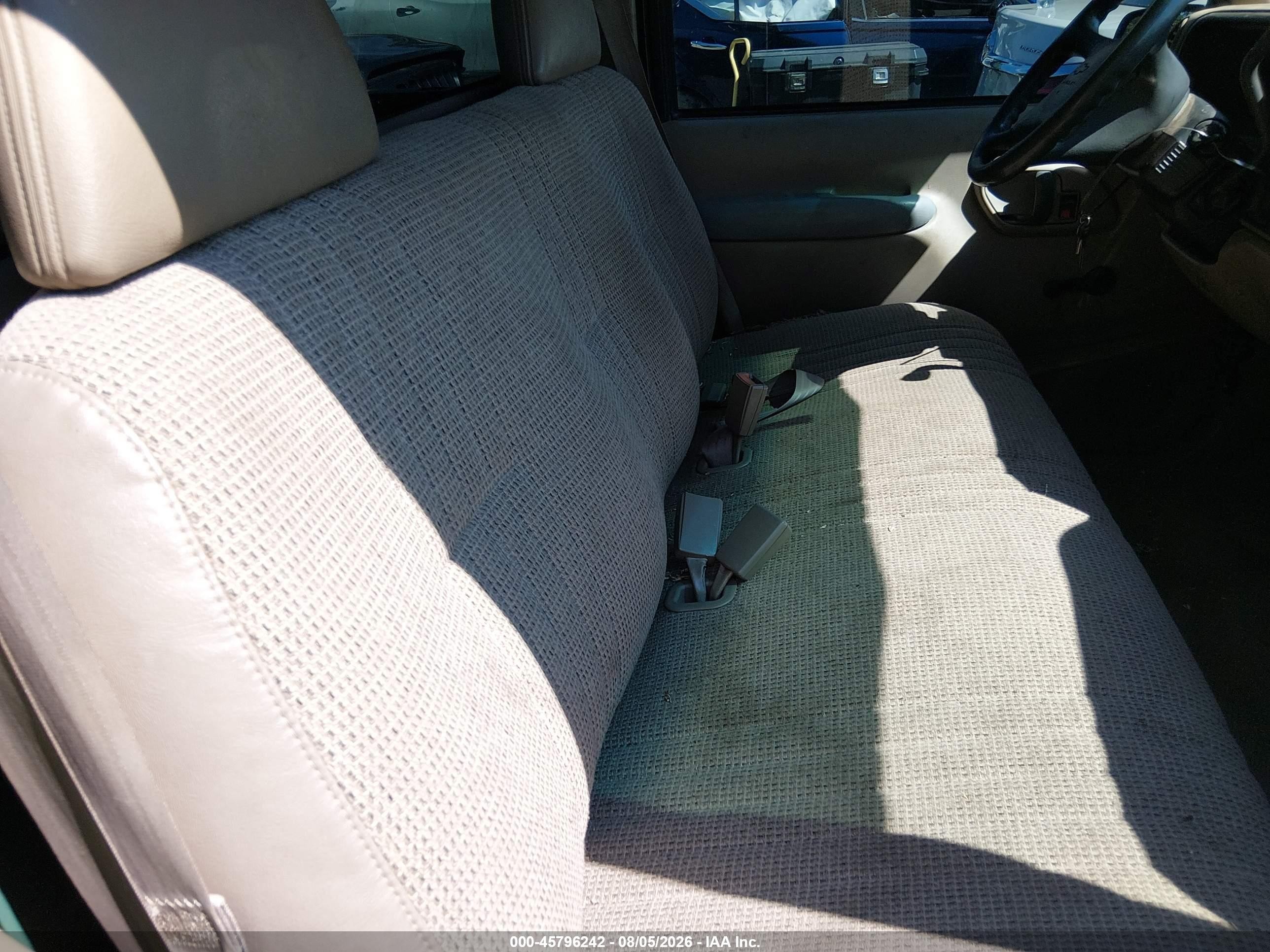 2000 Chevrolet K2500   Зеленый vin: 1GCGK24J6YR215882