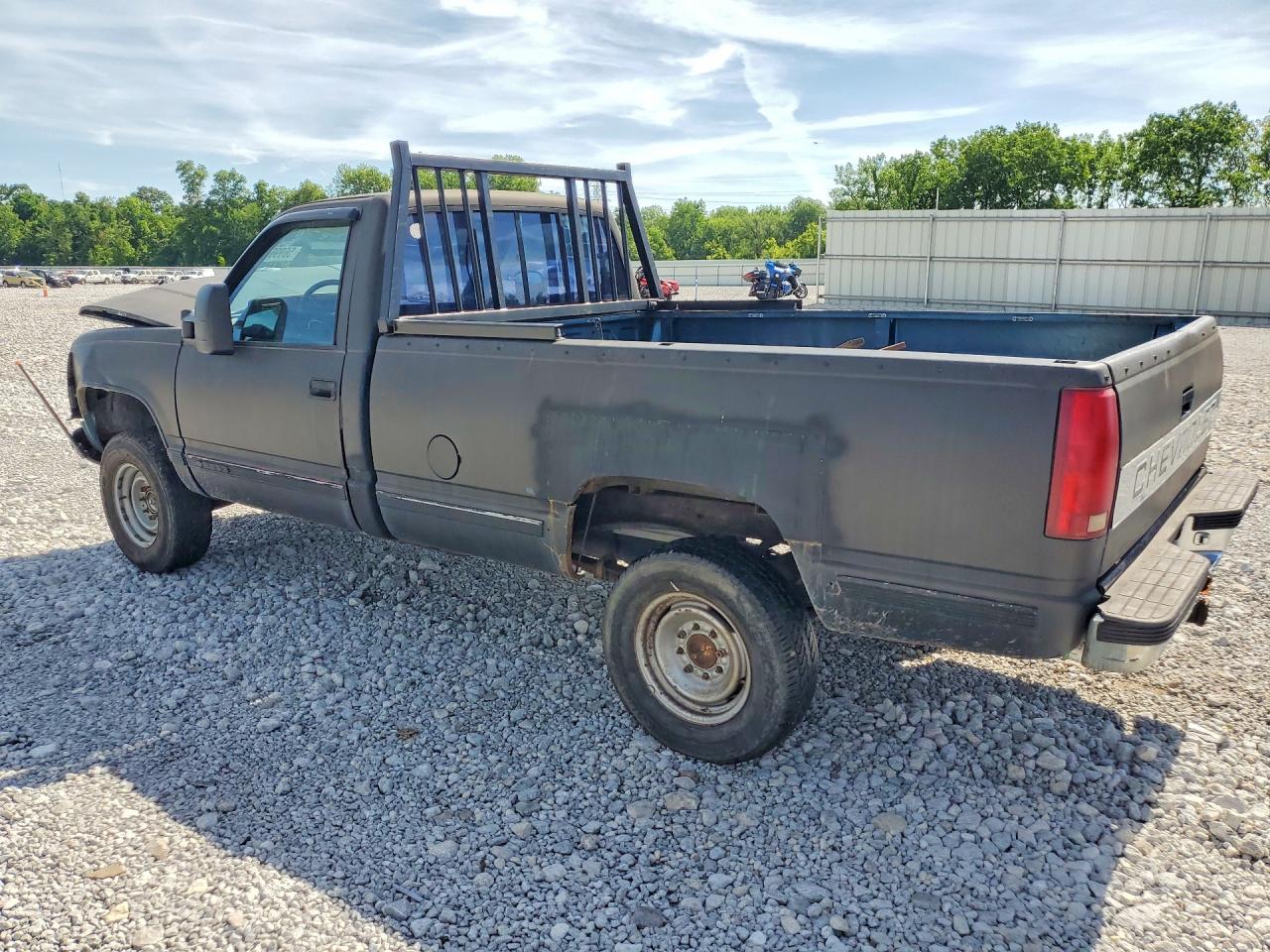 1990 Chevrolet Gmt-400 K2500 White vin: 1GCGK24K2LE238908