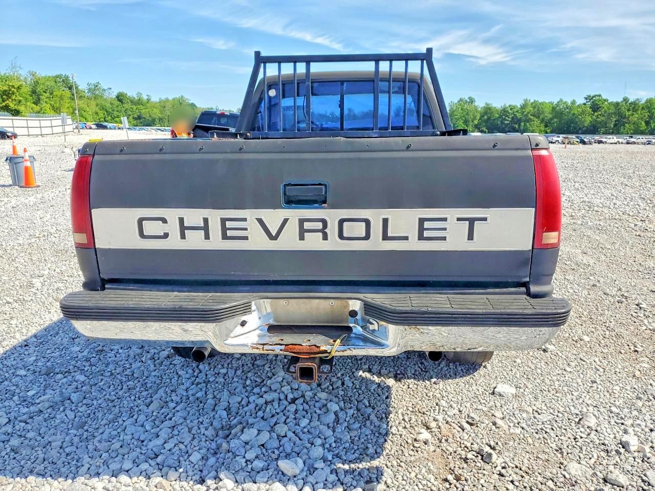 1990 Chevrolet Gmt-400 K2500 White vin: 1GCGK24K2LE238908