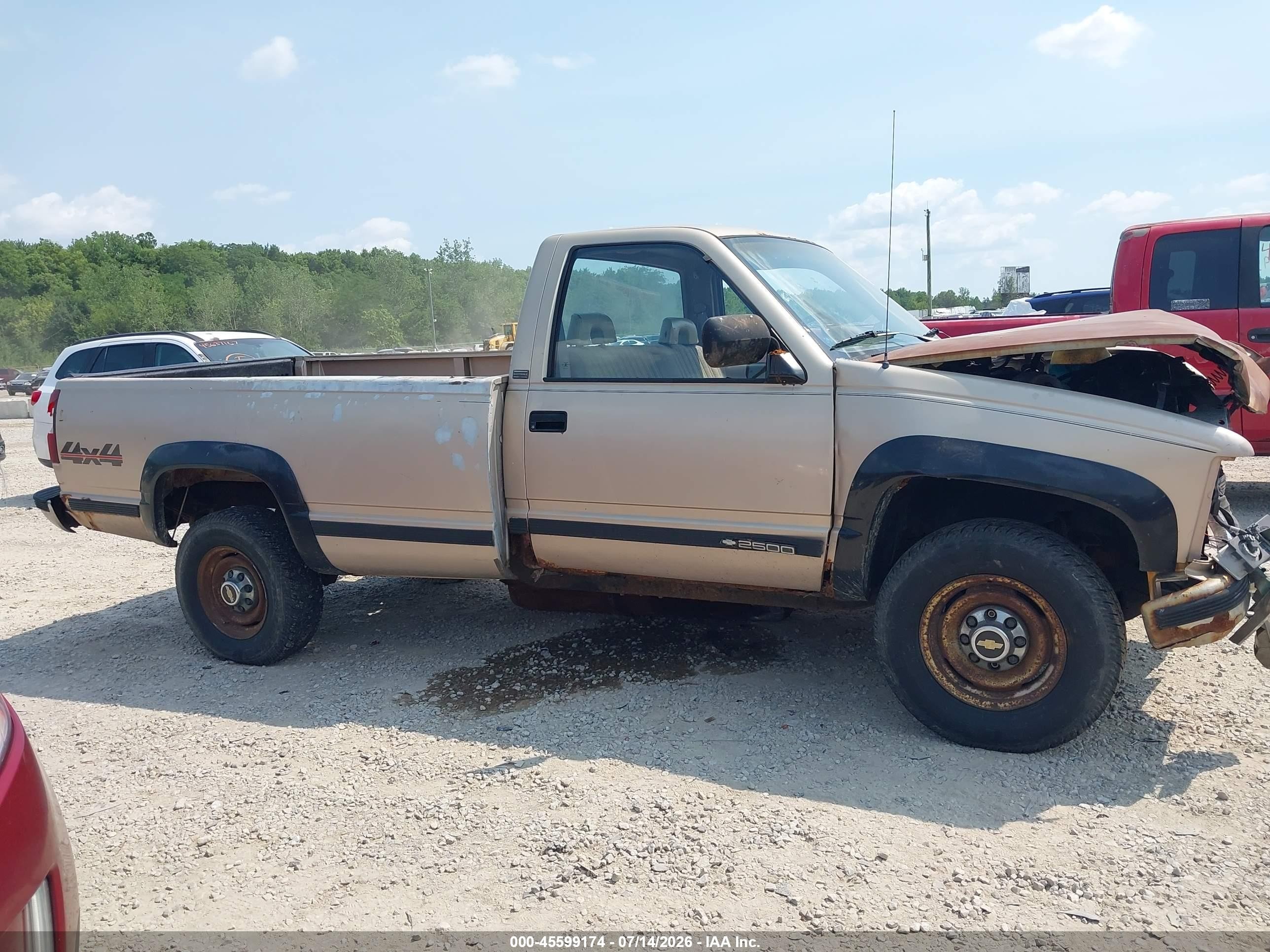 1992 Chevrolet Gmt-400 K2500 Gold vin: 1GCGK24K4NE154835