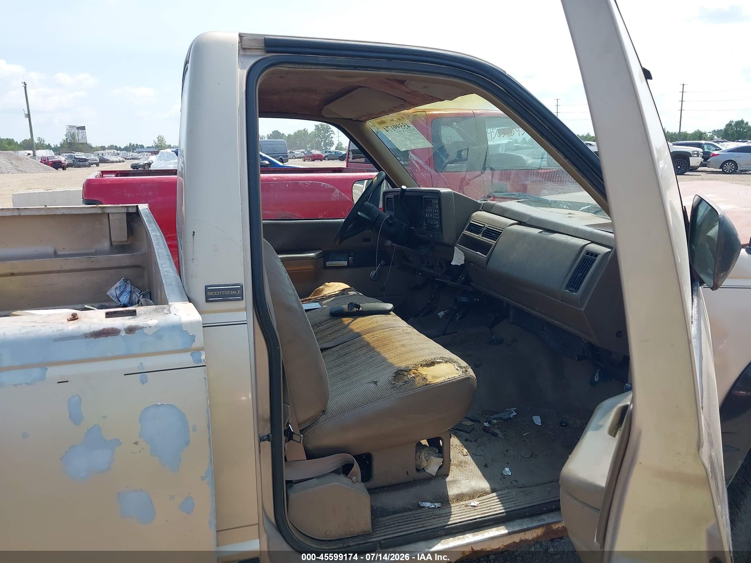 1992 Chevrolet Gmt-400 K2500 Gold vin: 1GCGK24K4NE154835