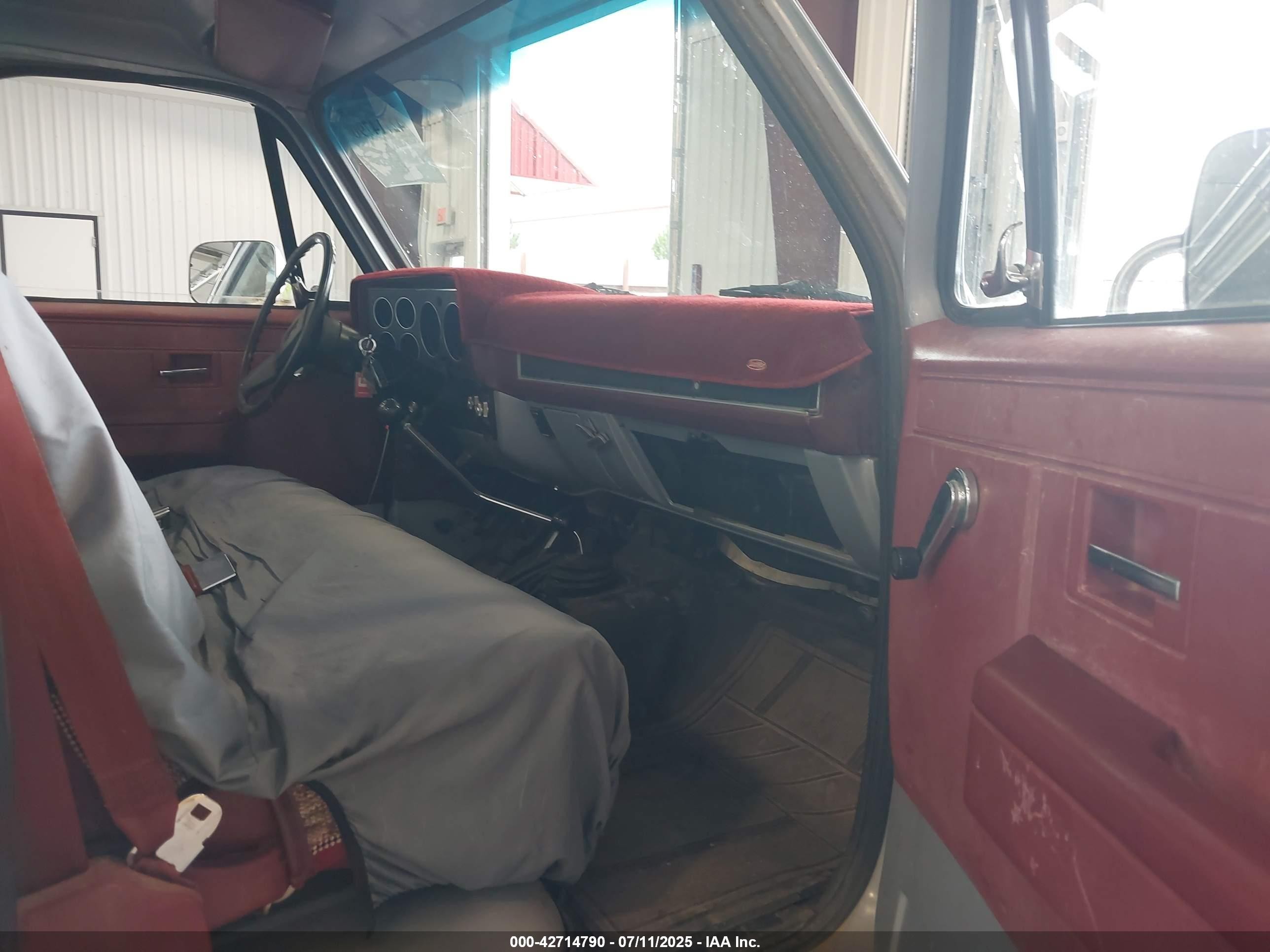 1983 Chevrolet K20   Light Blue vin: 1GCGK24M8DJ168101