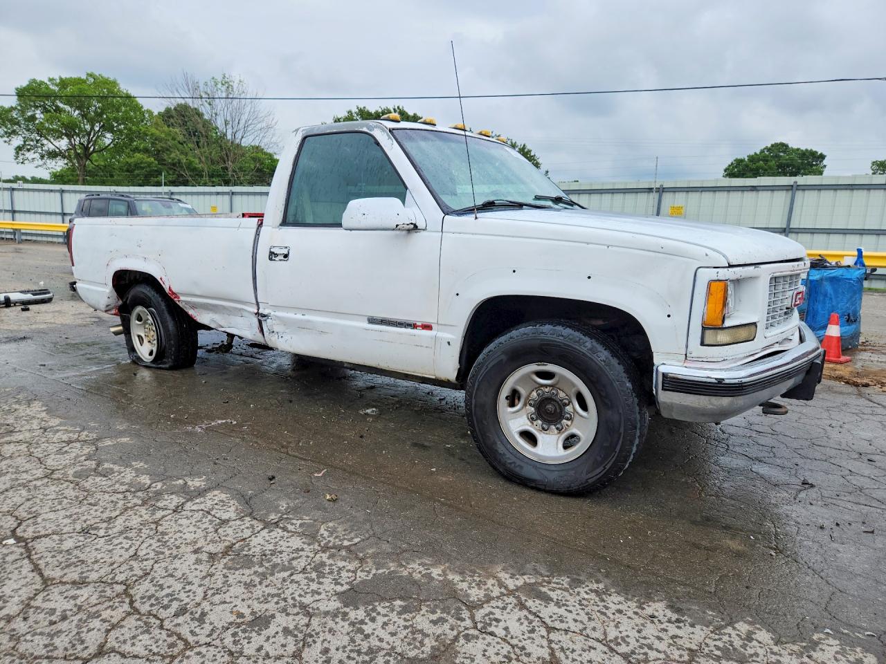 1999 Chevrolet Gmt-400 K2500 White vin: 1GCGK24R2XR719818