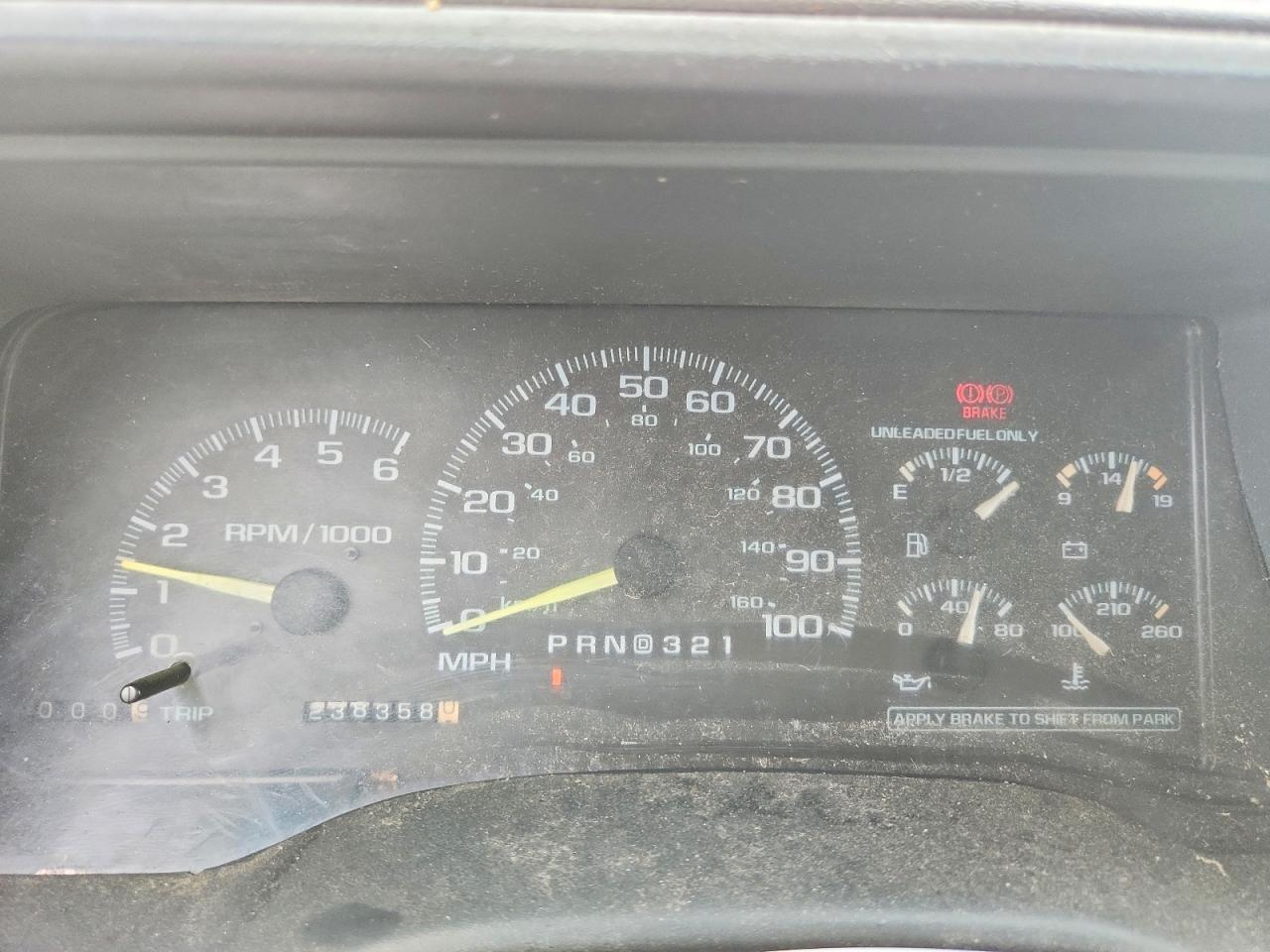 1999 Chevrolet Gmt-400 K2500 White vin: 1GCGK24R2XR719818