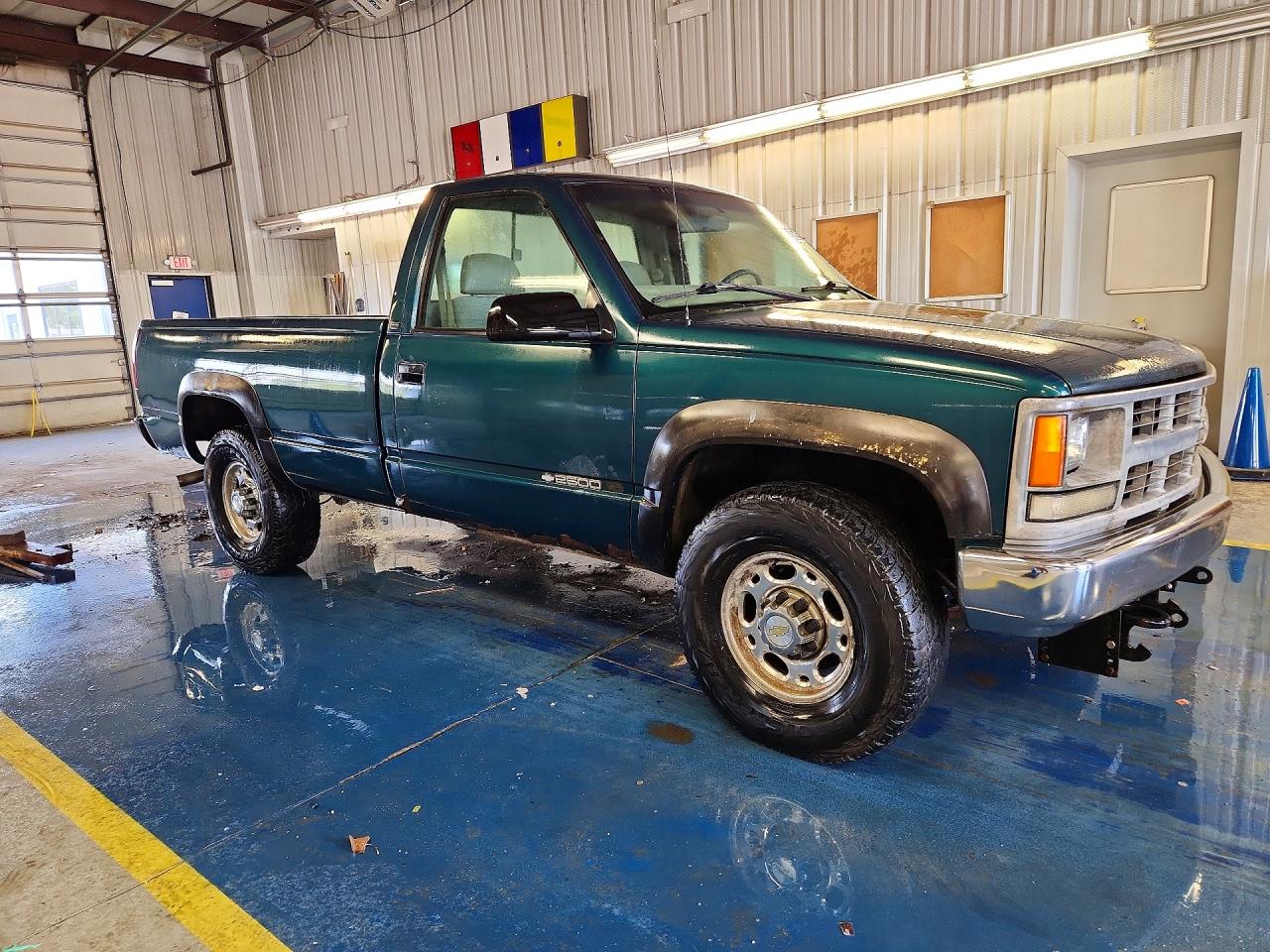 1998 Chevrolet Gmt-400 K2500 Зеленый vin: 1GCGK24R8WZ202540