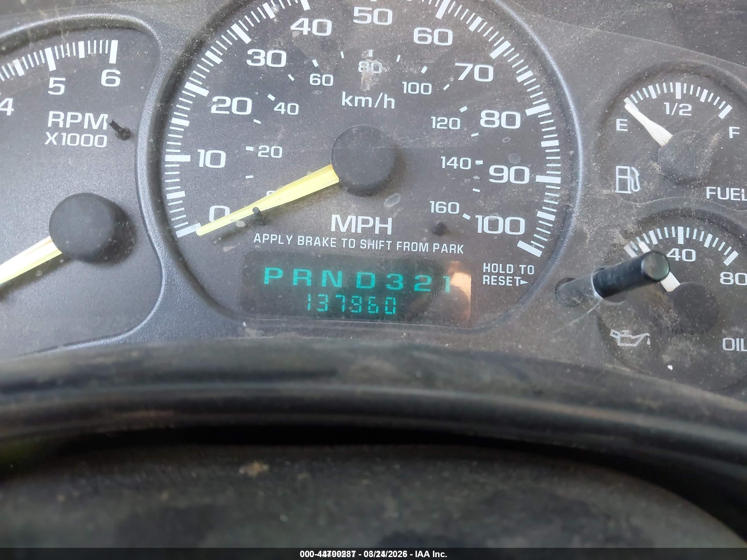 2000 Chevrolet Silverado 2500   White vin: 1GCGK24U5YZ268938