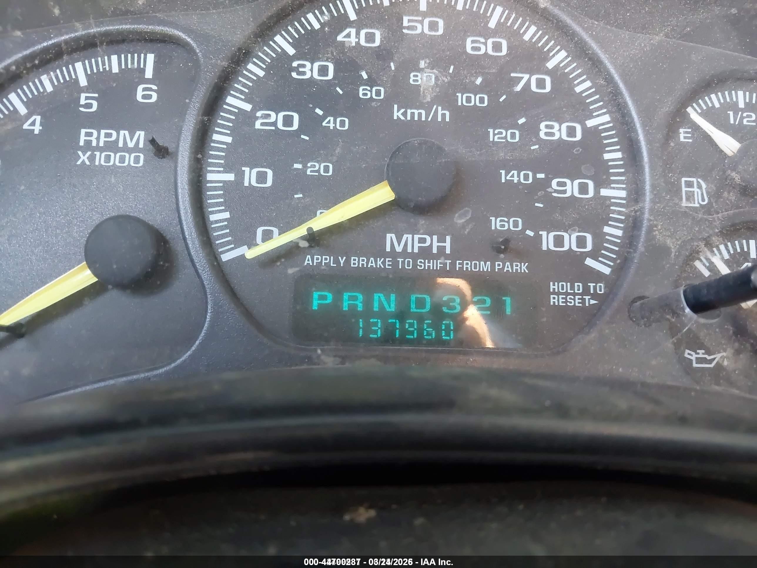 2000 Chevrolet Silverado 2500   White vin: 1GCGK24U5YZ268938