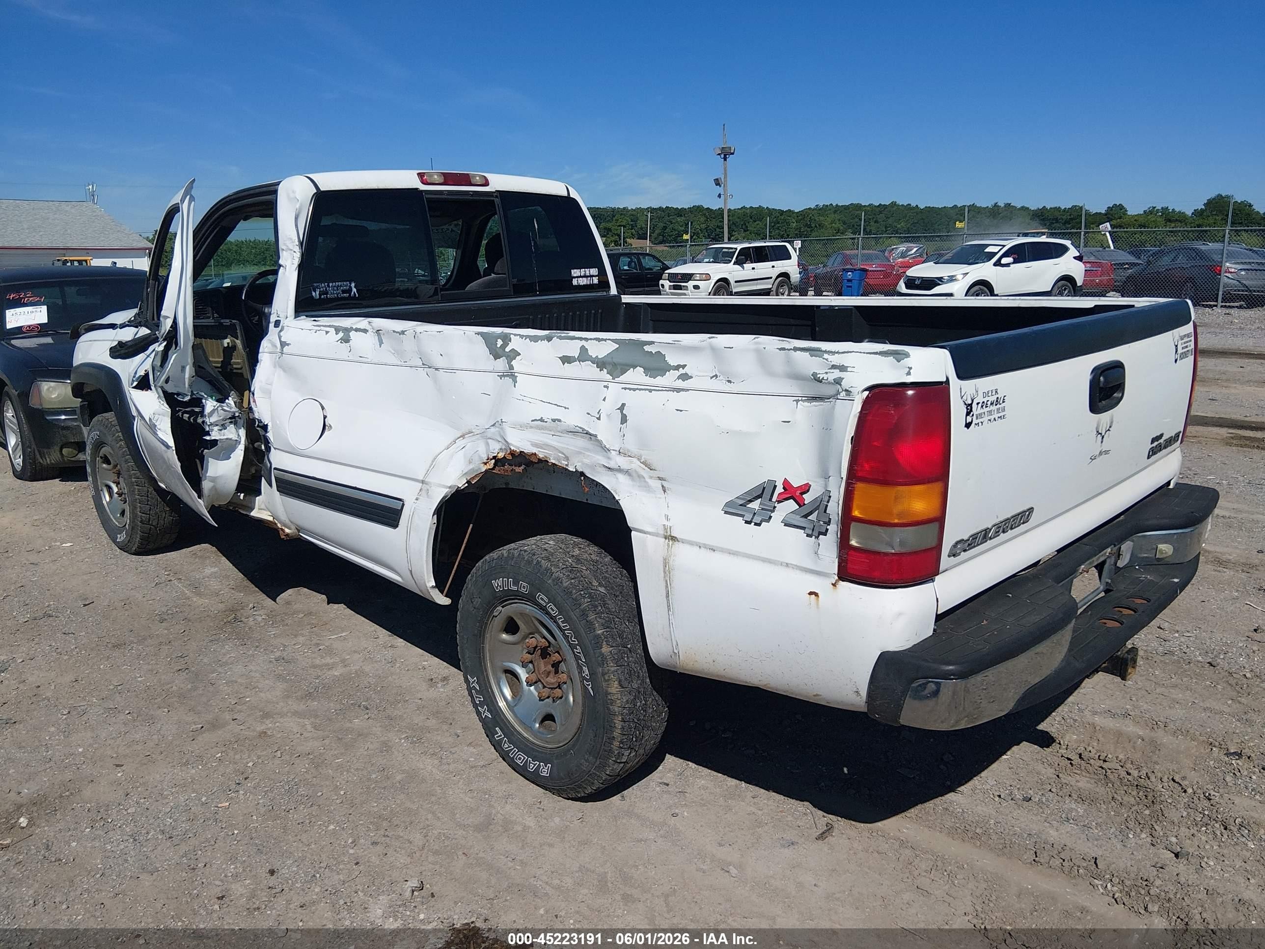 1999 Chevrolet Silverado 2500 Ls White vin: 1GCGK24U7XE178535
