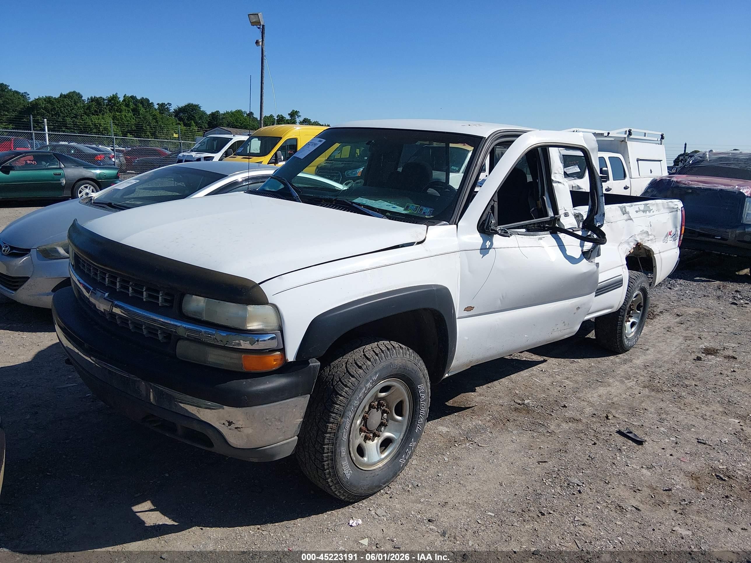 1999 Chevrolet Silverado 2500 Ls White vin: 1GCGK24U7XE178535