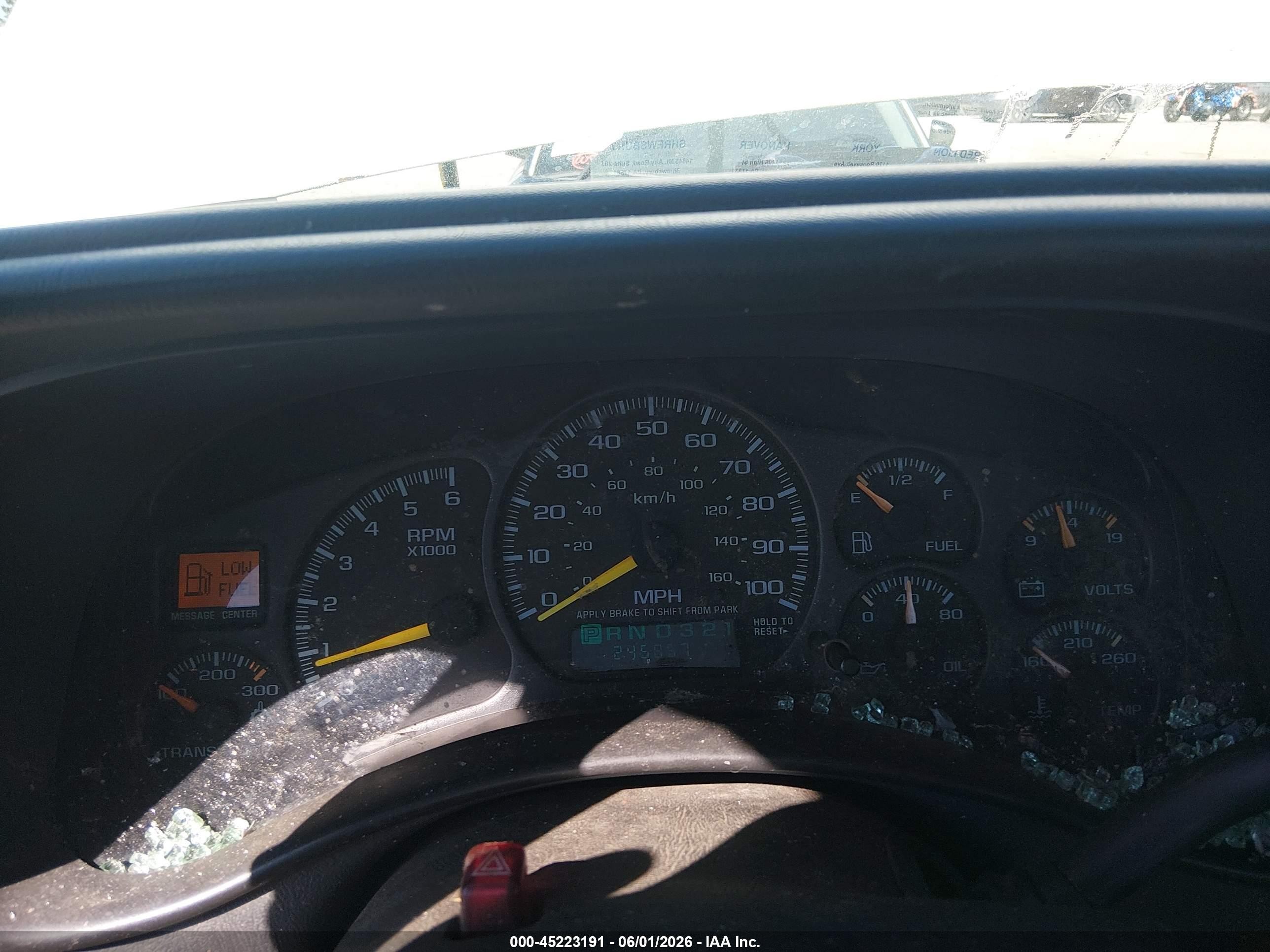 1999 Chevrolet Silverado 2500 Ls White vin: 1GCGK24U7XE178535