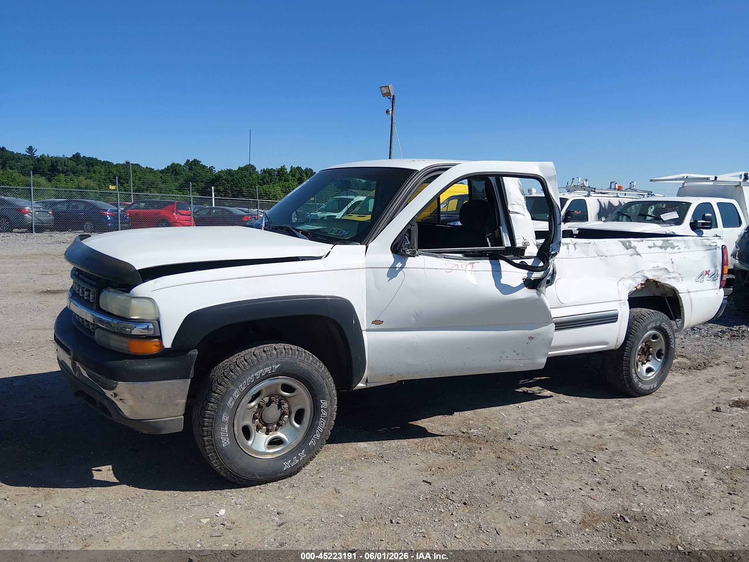 1999 Chevrolet Silverado 2500 Ls White vin: 1GCGK24U7XE178535