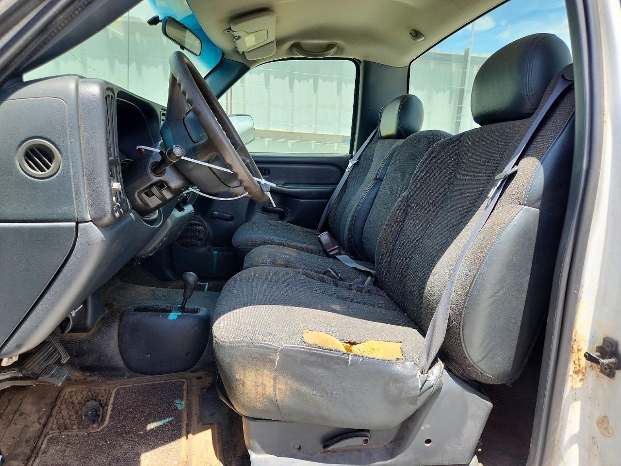 2000 Chevrolet Express White vin: 1GCGK24UXYE120159