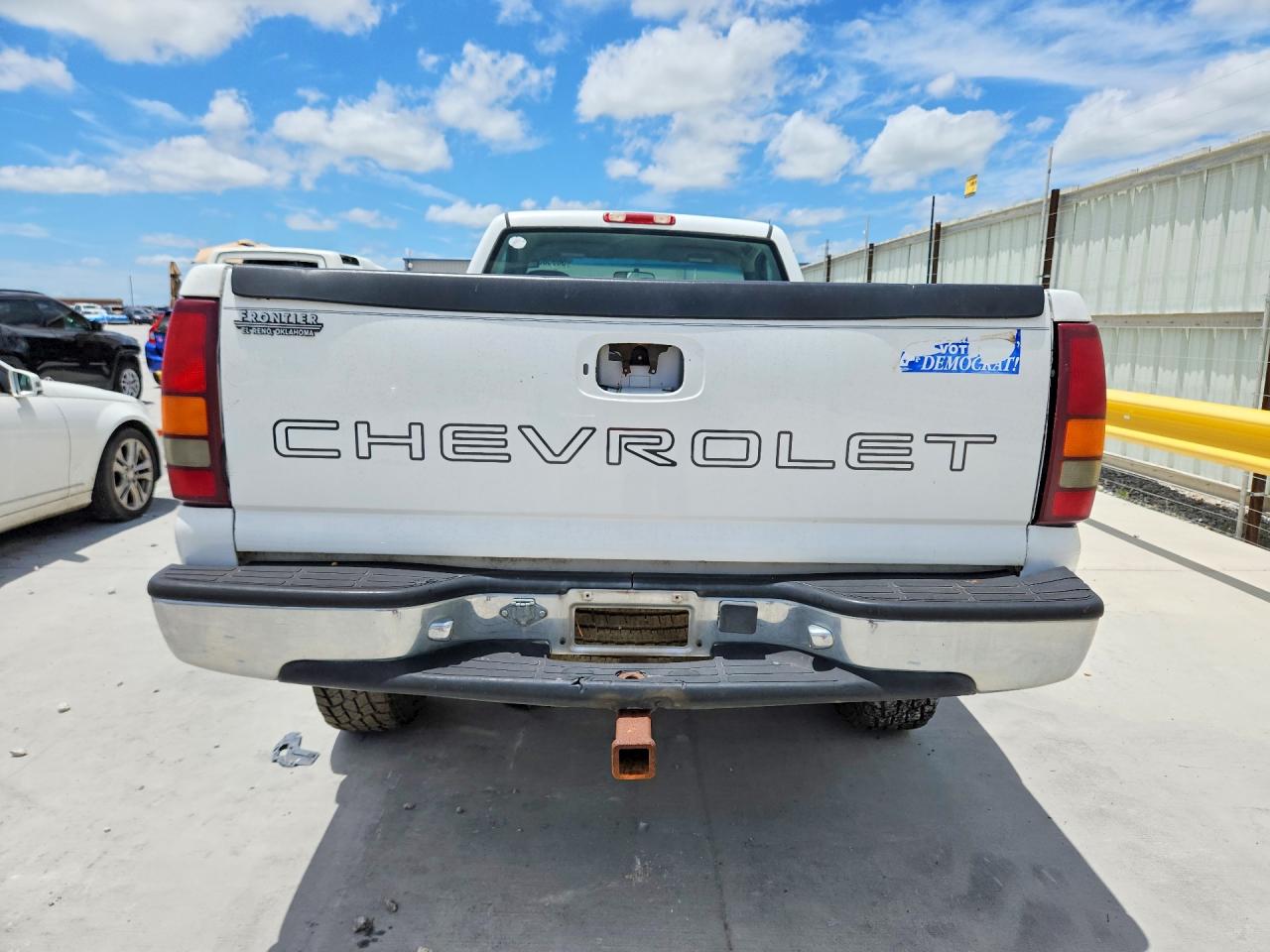 2000 Chevrolet Express White vin: 1GCGK24UXYE120159