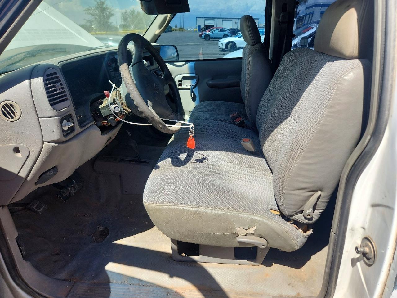 2000 Chevrolet Gmt-400 K2500 White vin: 1GCGK29F3YF512646