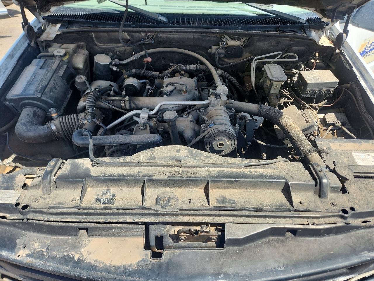 2000 Chevrolet Gmt-400 K2500 White vin: 1GCGK29F3YF512646