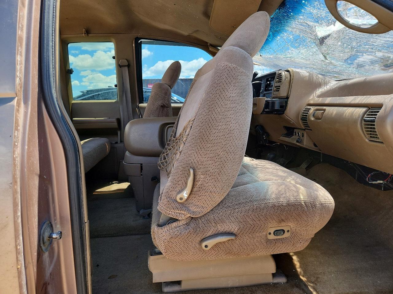 1995 Chevrolet Gmt-400 K2500 Tan vin: 1GCGK29F7SE278220