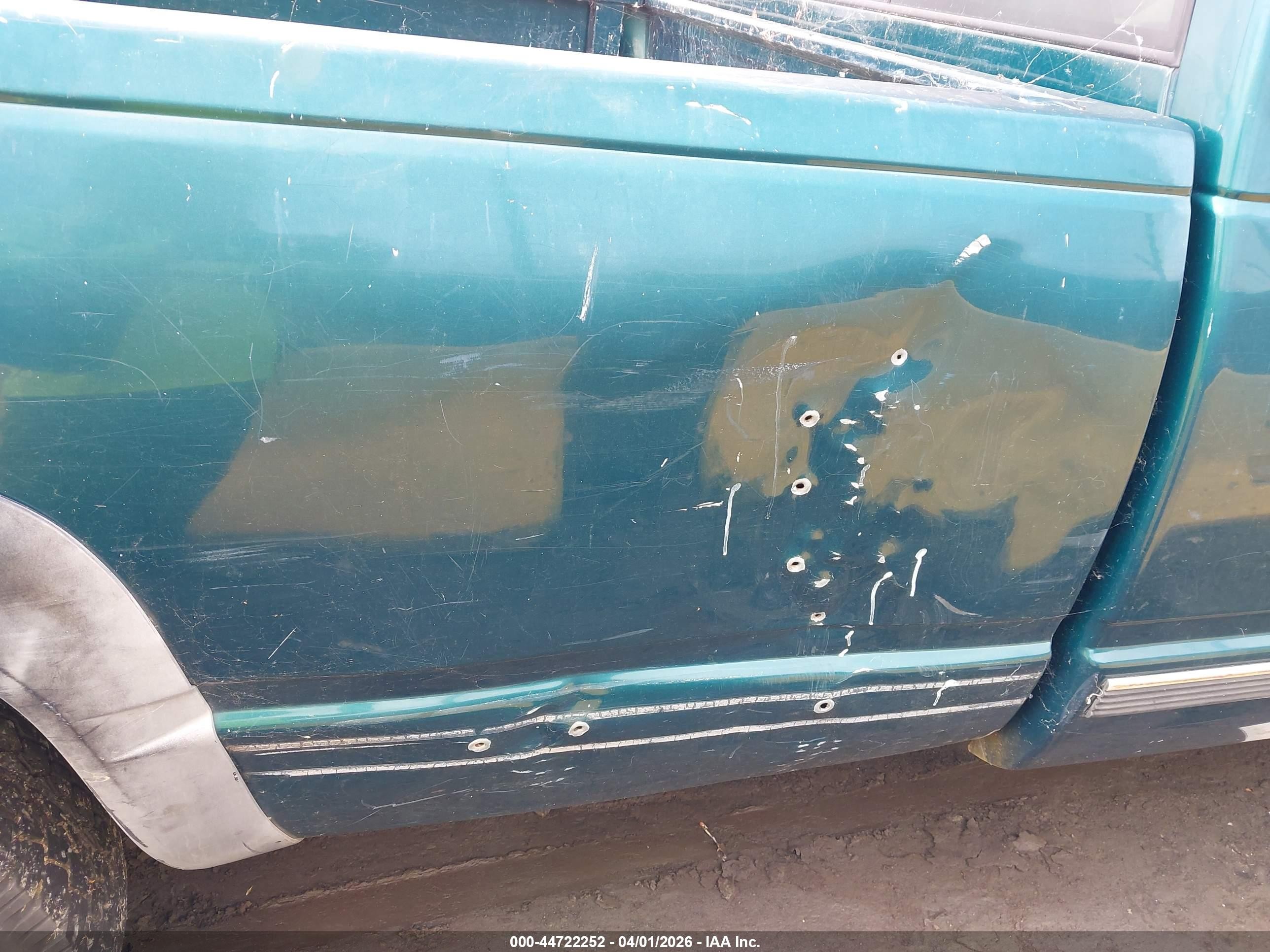 1998 Chevrolet K2500 Fleetside Green vin: 1GCGK29J1WE137539