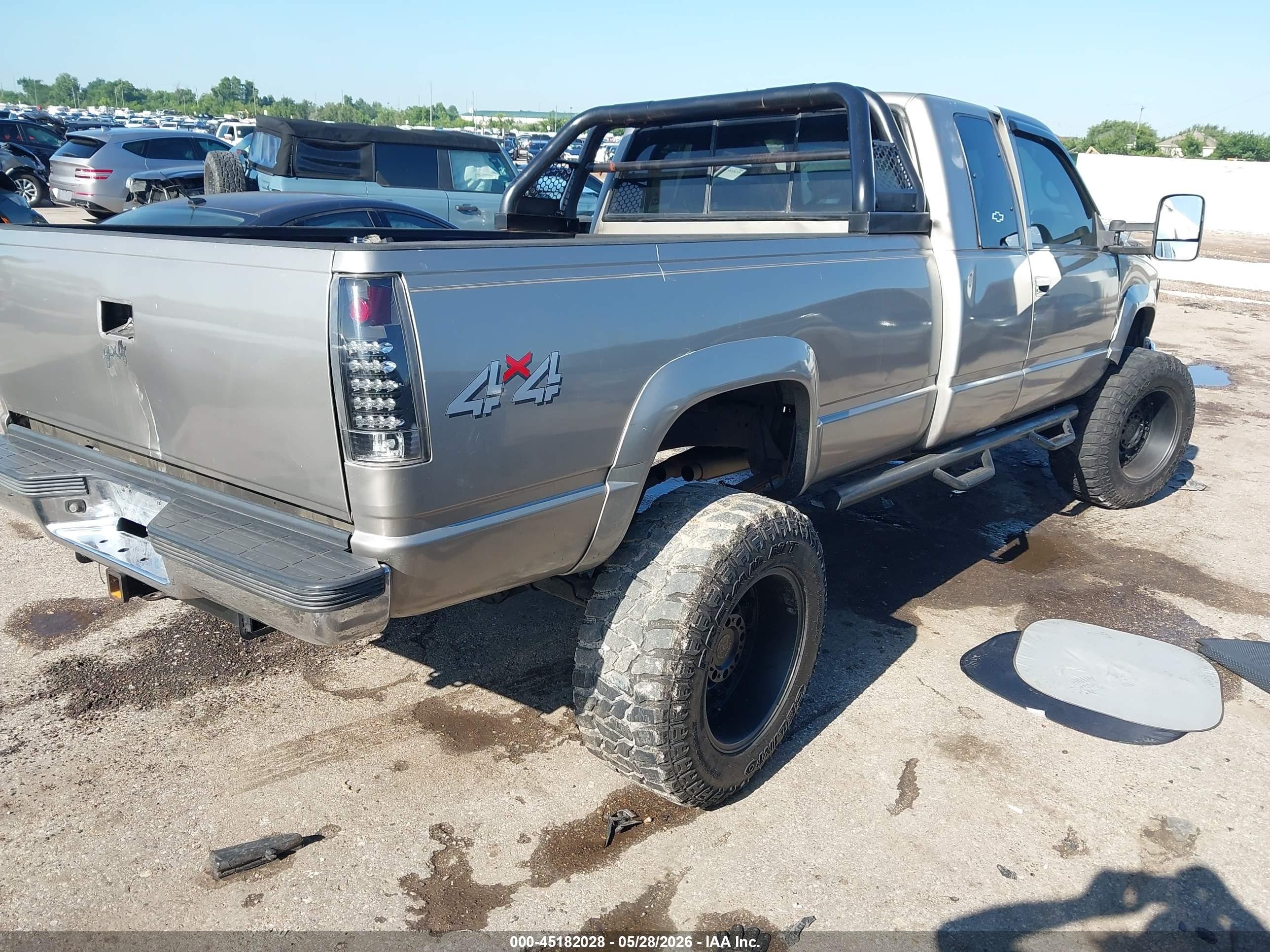 1999 Chevrolet K2500   Beige vin: 1GCGK29R0XF081613
