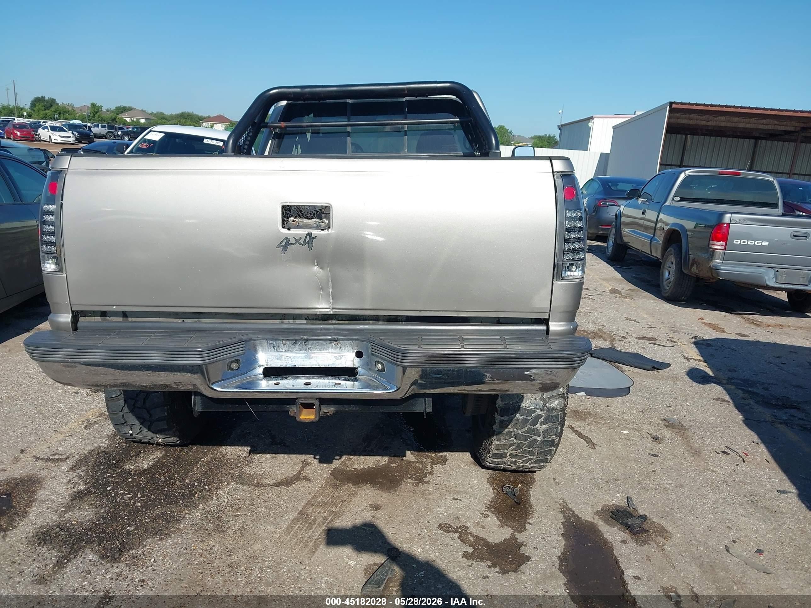 1999 Chevrolet K2500   Beige vin: 1GCGK29R0XF081613