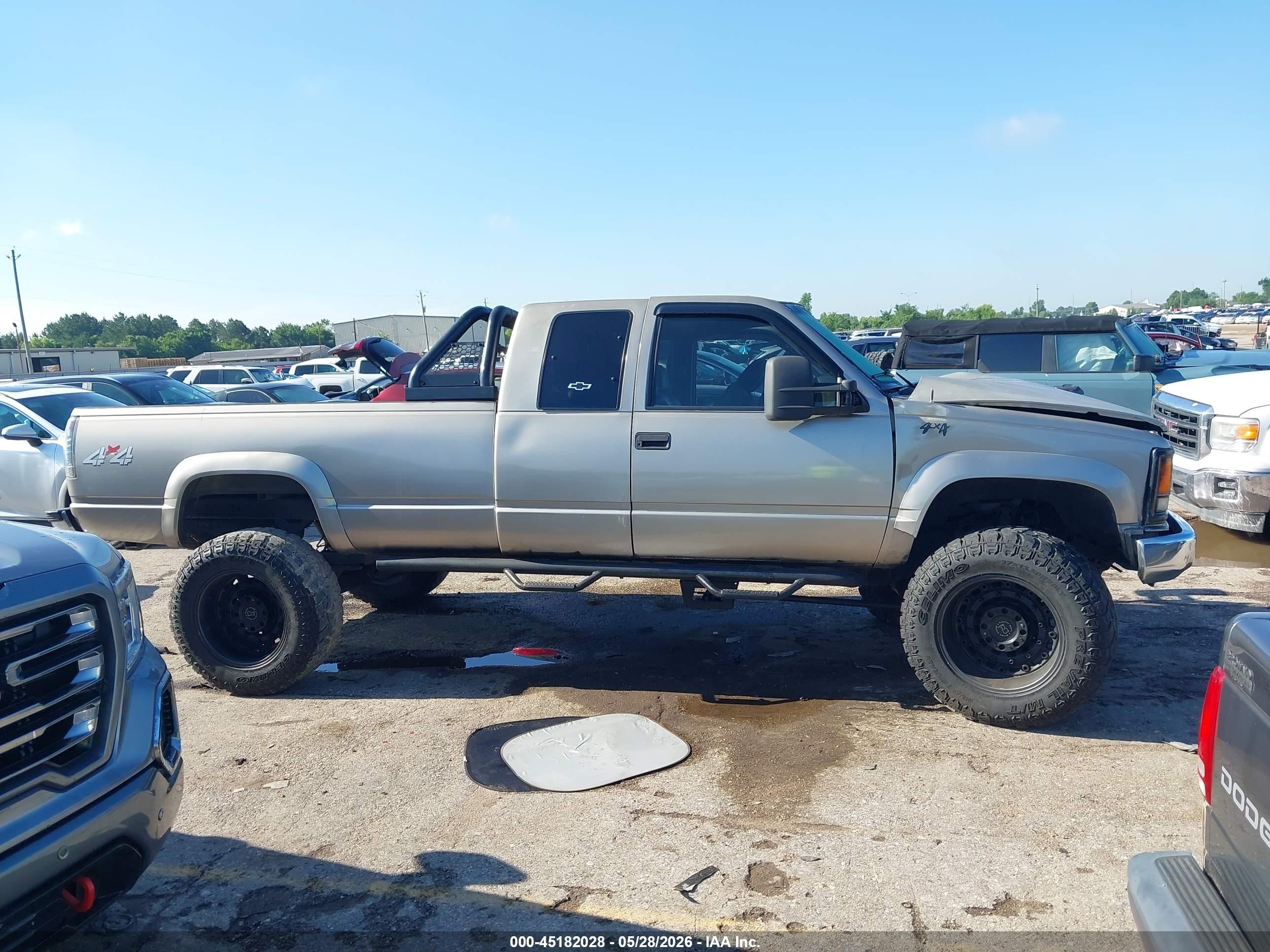 1999 Chevrolet K2500   Beige vin: 1GCGK29R0XF081613