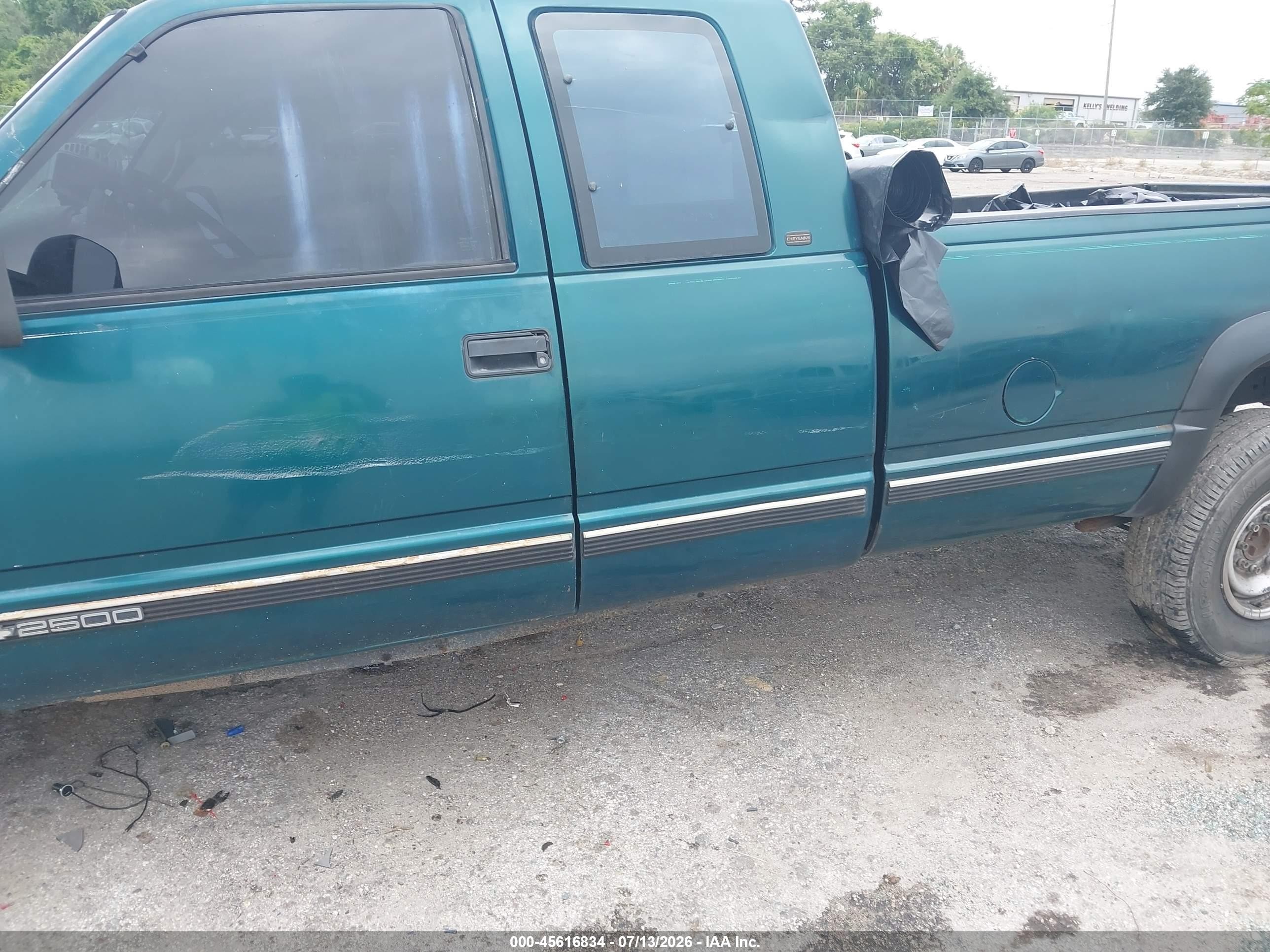 1998 Chevrolet C/k 2500 Fleetside Green vin: 1GCGK29R1WE161362