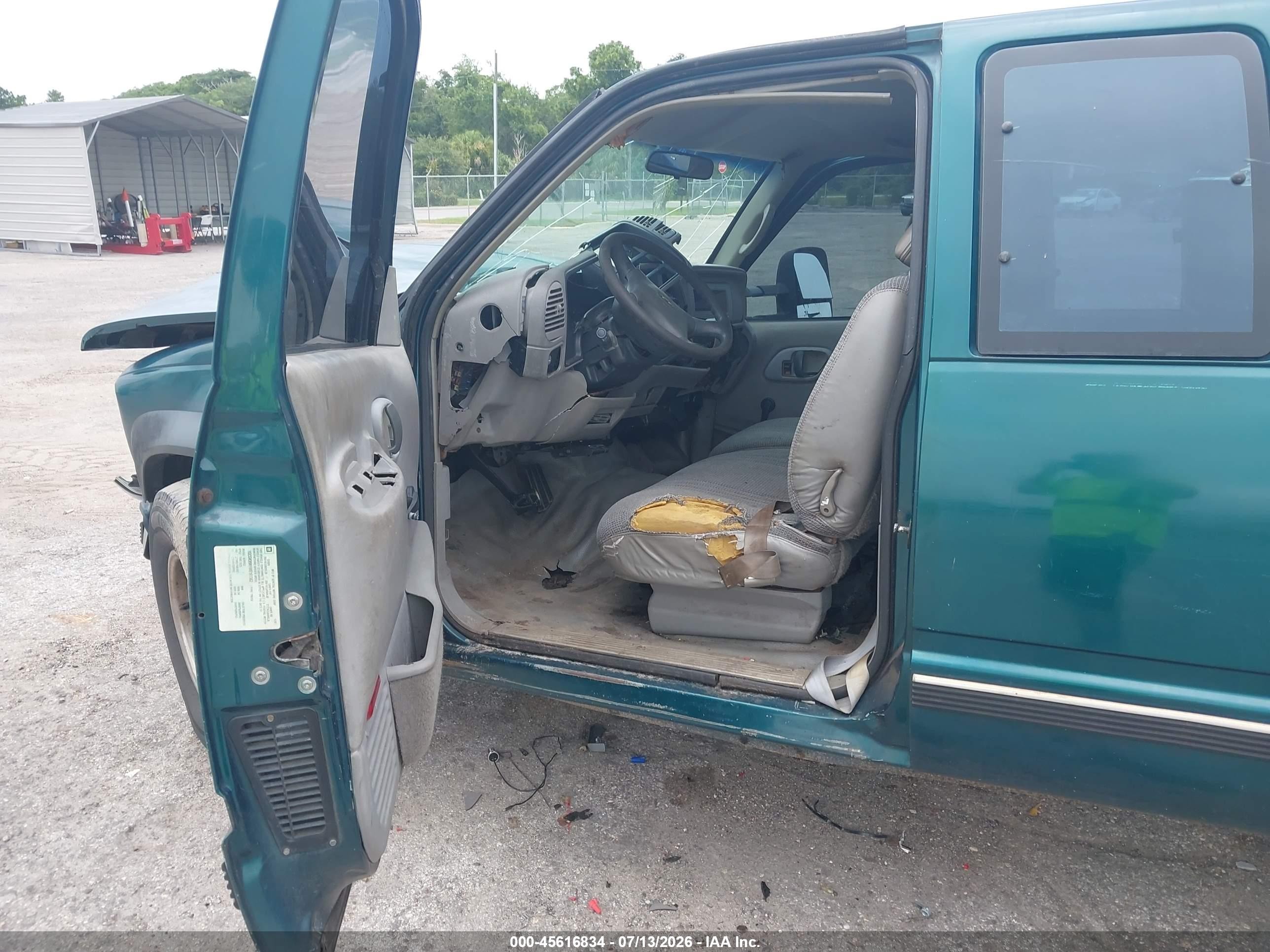 1998 Chevrolet C/k 2500 Fleetside Green vin: 1GCGK29R1WE161362