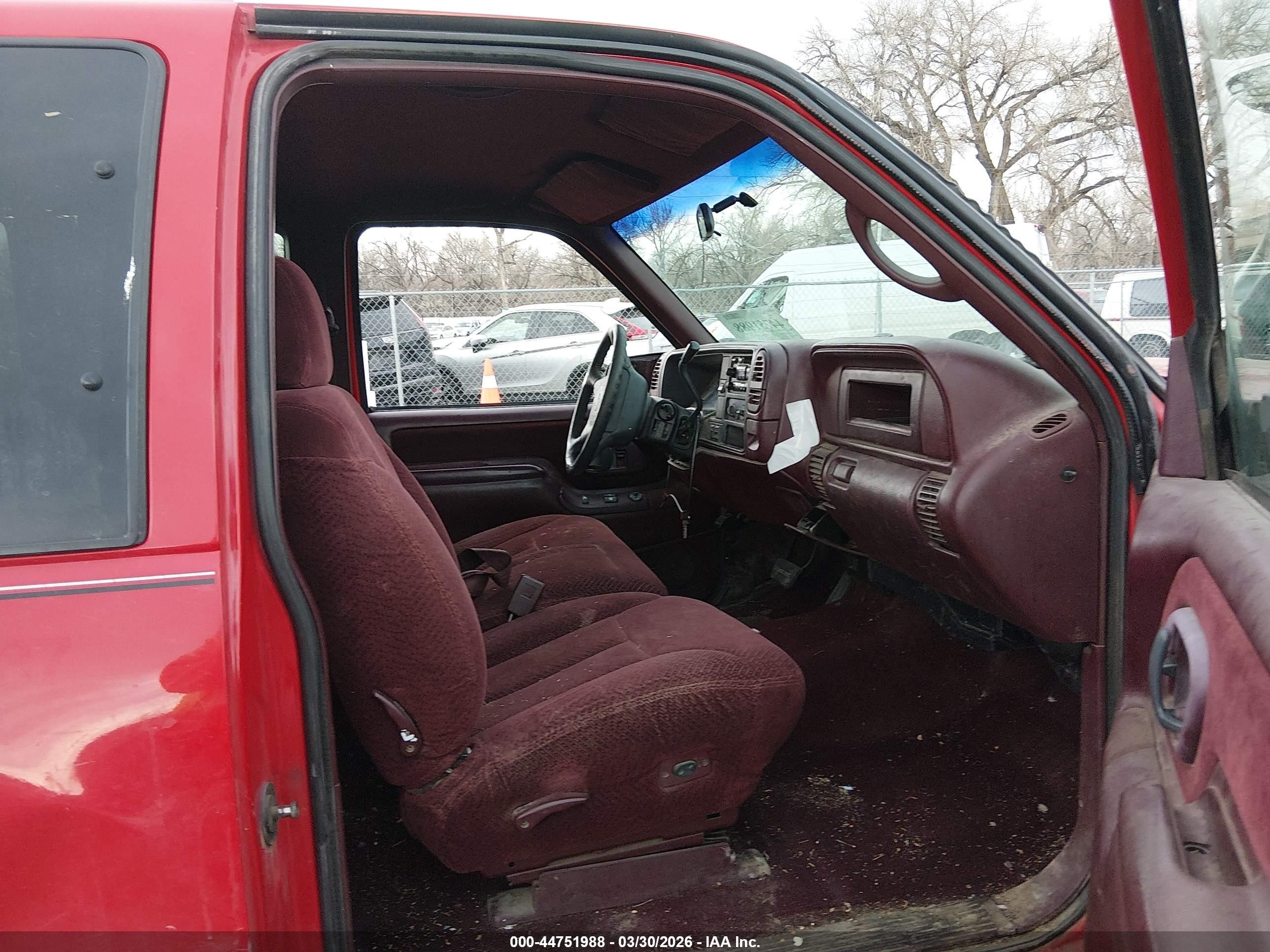 1997 Chevrolet K2500 Hd Fleetside Red vin: 1GCGK29R3VE208213