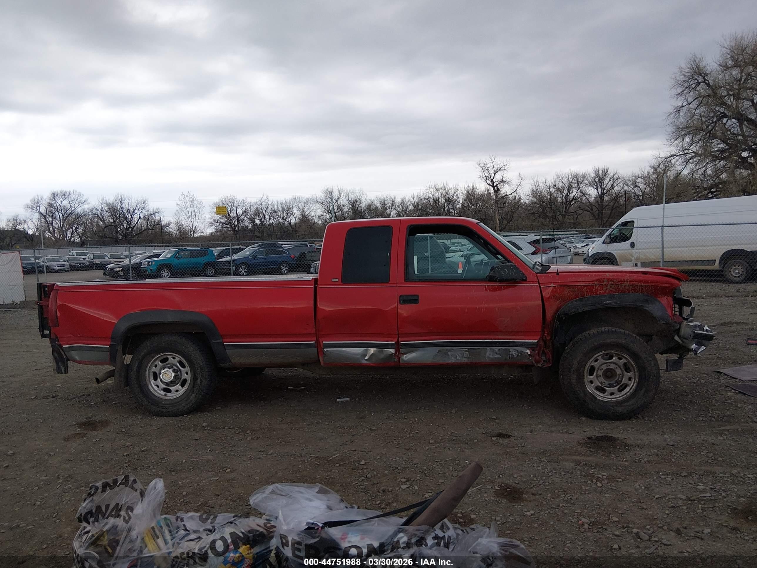 1997 Chevrolet K2500 Hd Fleetside Red vin: 1GCGK29R3VE208213