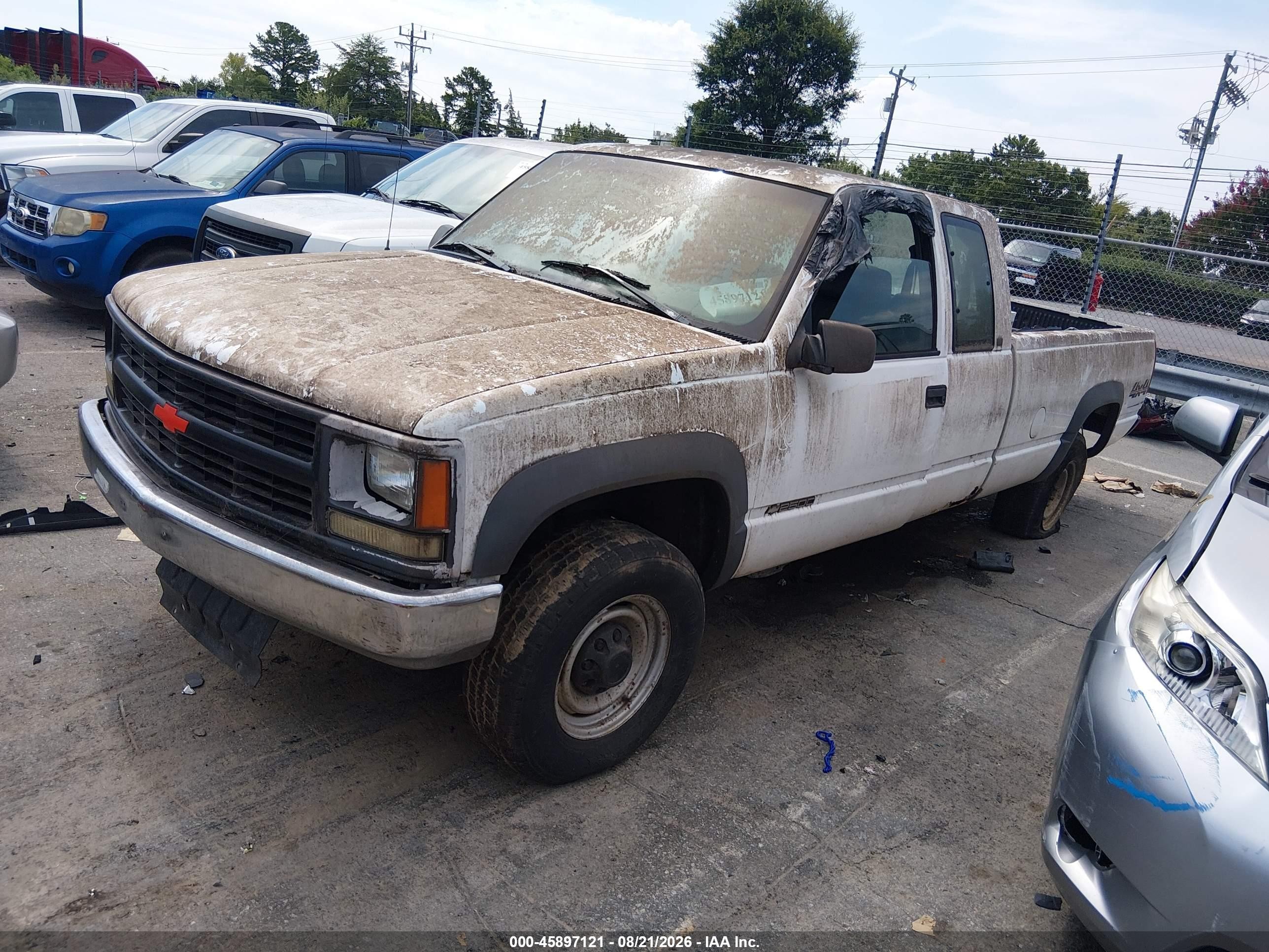1998 Chevrolet C/k 2500 Fleetside White vin: 1GCGK29R3WE182116
