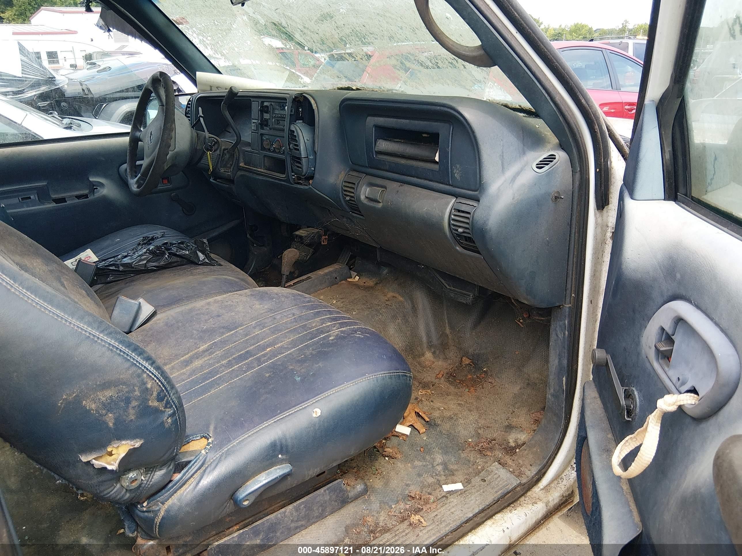 1998 Chevrolet C/k 2500 Fleetside White vin: 1GCGK29R3WE182116