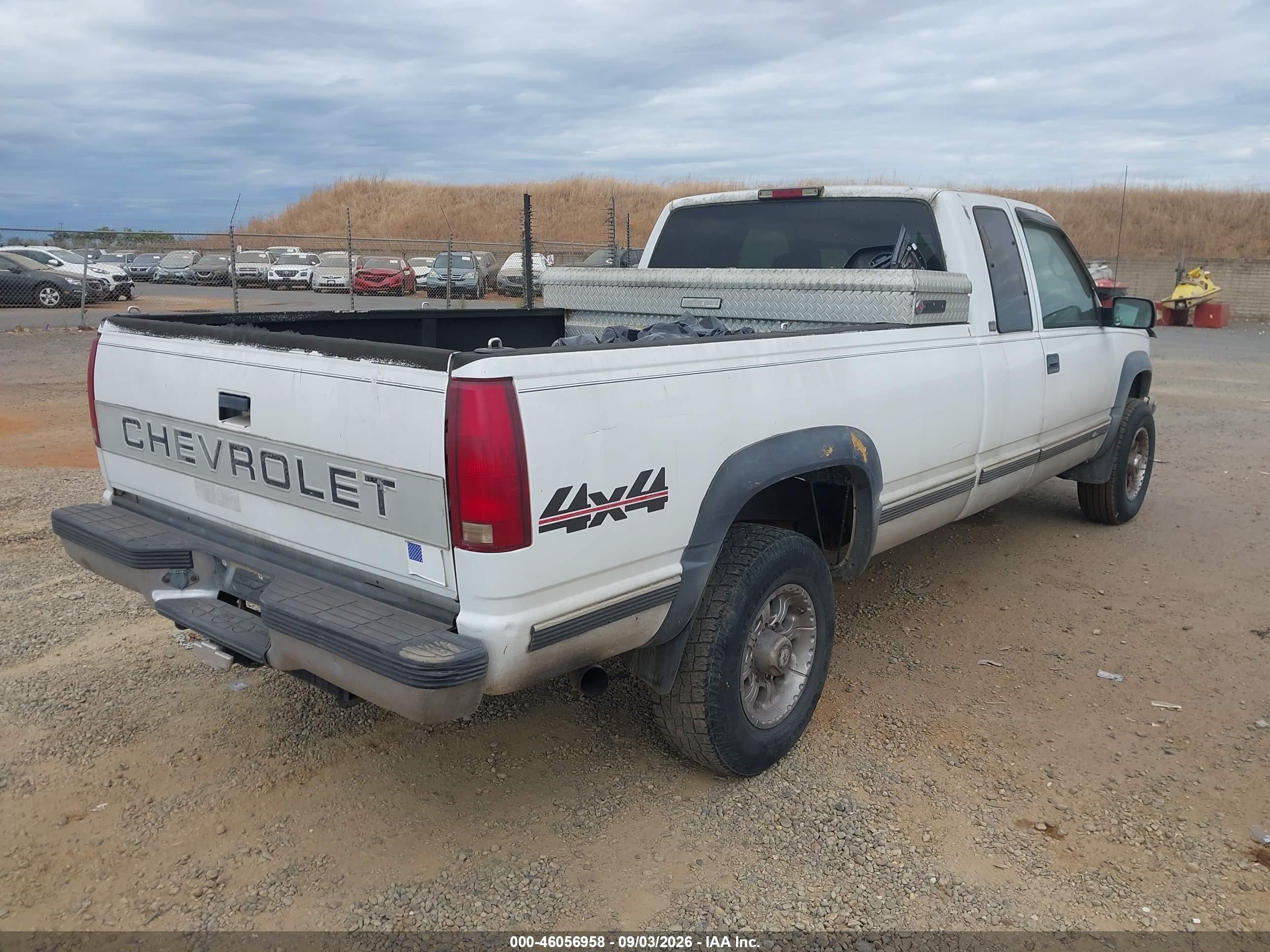 1997 Chevrolet K2500 Hd Fleetside White vin: 1GCGK29R4VE175142