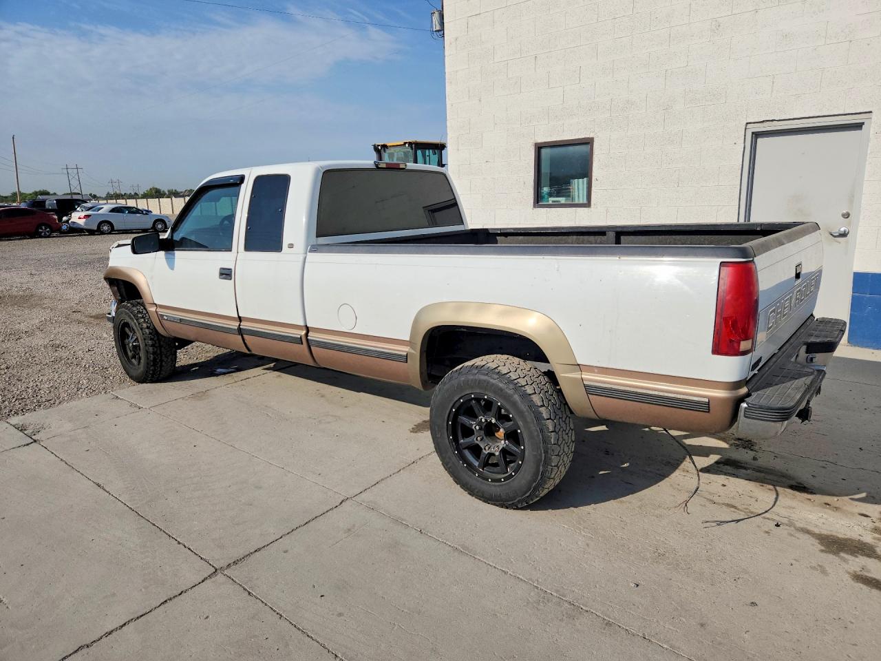 1997 Chevrolet Gmt-400 K2500 White vin: 1GCGK29R4VE244489