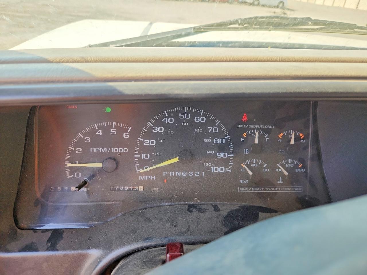 1997 Chevrolet Gmt-400 K2500 White vin: 1GCGK29R4VE244489